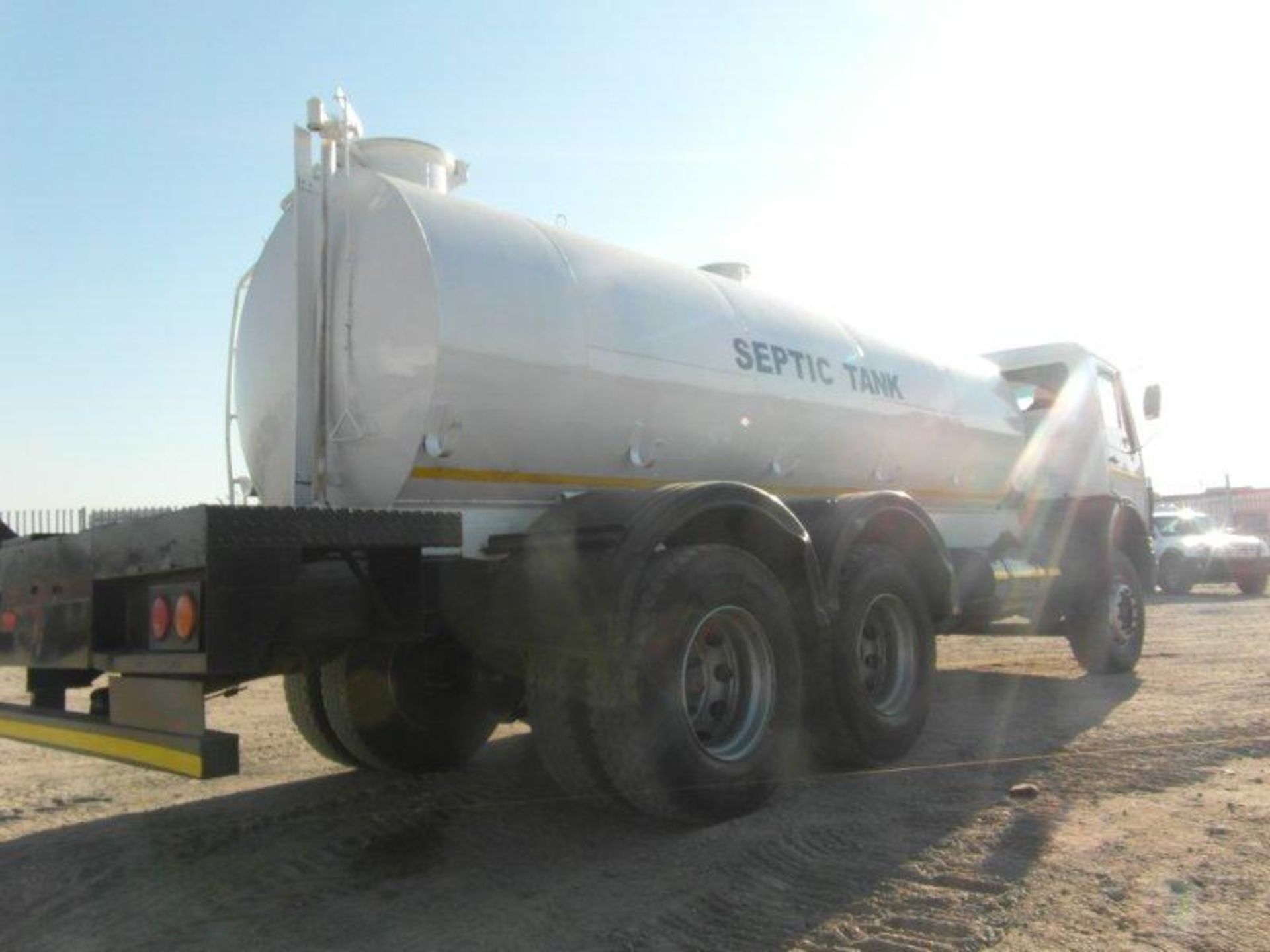 1986 Mercedes-Benz 2219 6 x 4 Septic Tanker Truck (Built-up, Code 3) (Vin No: 39706665148907 )( - Image 4 of 4