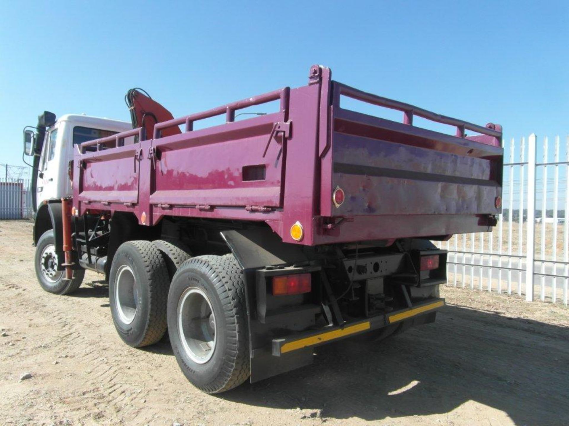 1989 Mercedes-Benz 2219 Tipper Truck with Hydraulic - Image 3 of 4