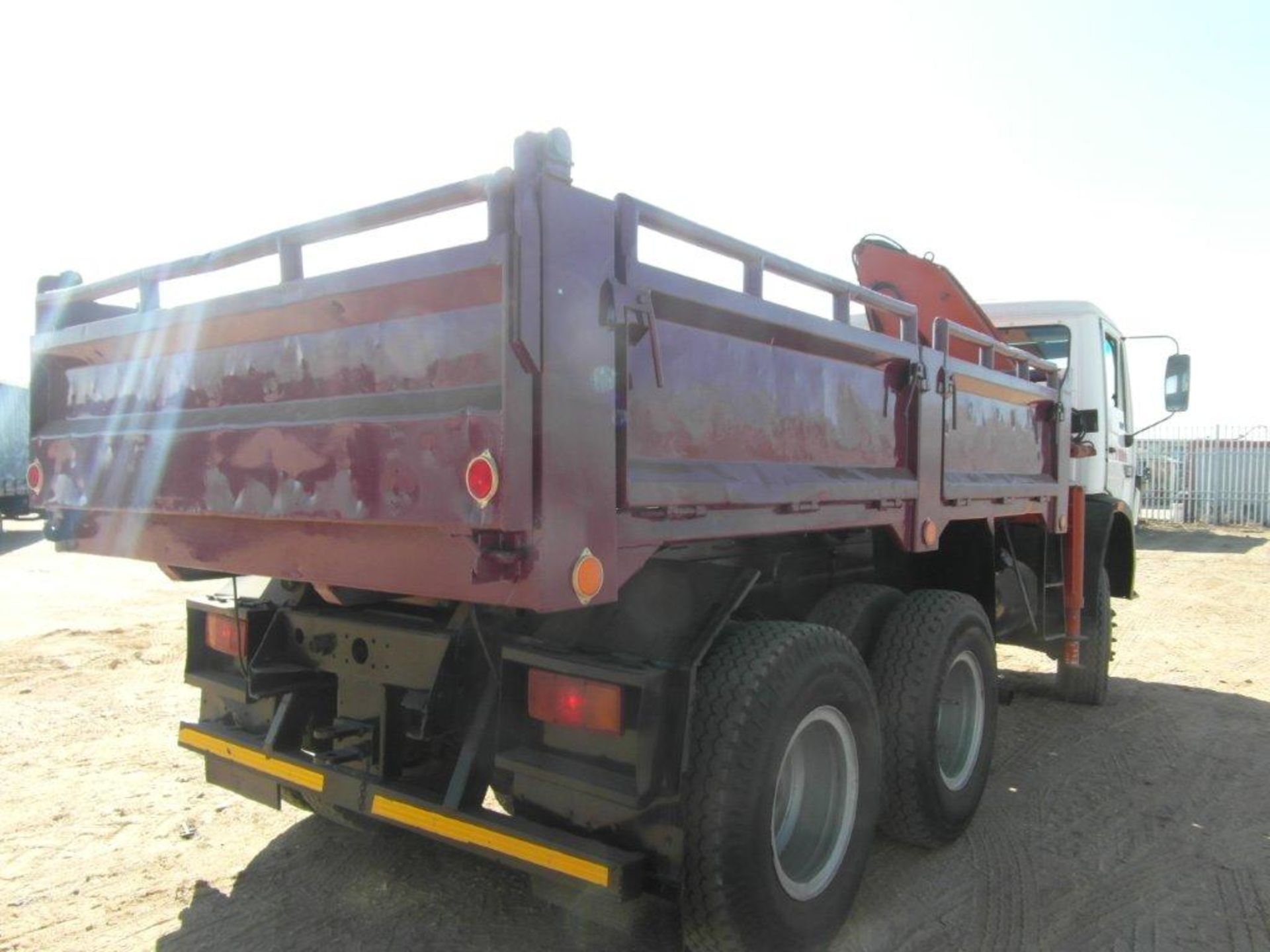 1989 Mercedes-Benz 2219 Tipper Truck with Hydraulic - Image 4 of 4