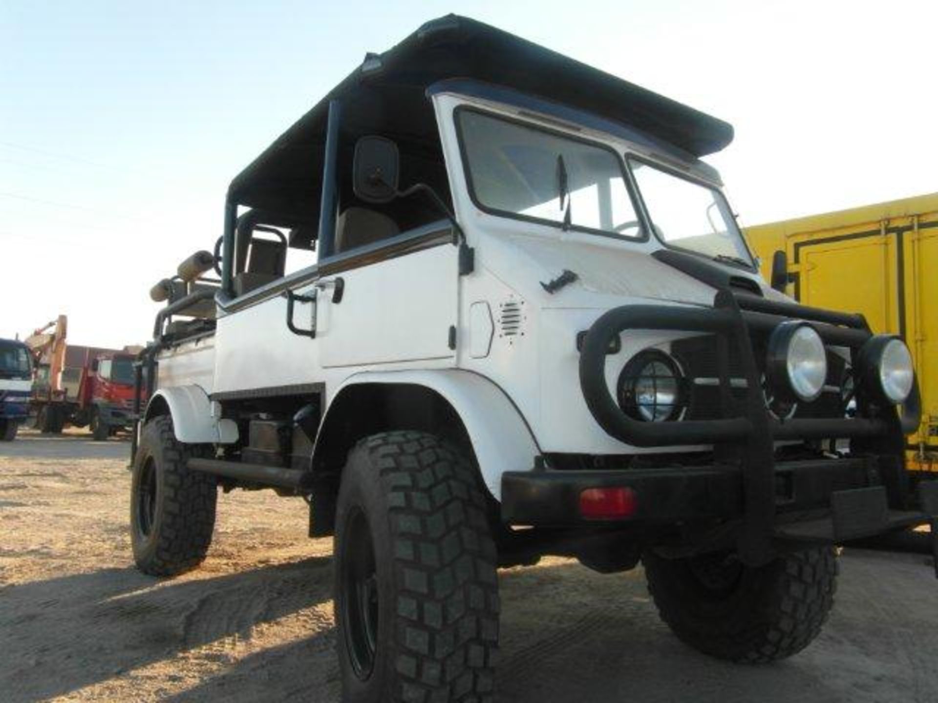 Mercedes-Benz Unimog 4 x 4 Game Viewer (No Papers) - Image 2 of 4