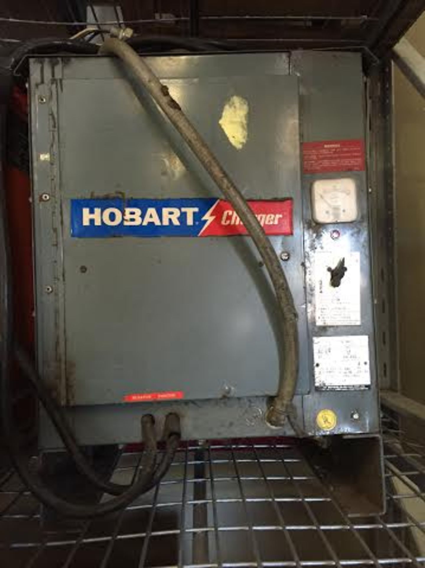 HOBART 24V BATTERY CHARGER.  MODEL# 1R12-830