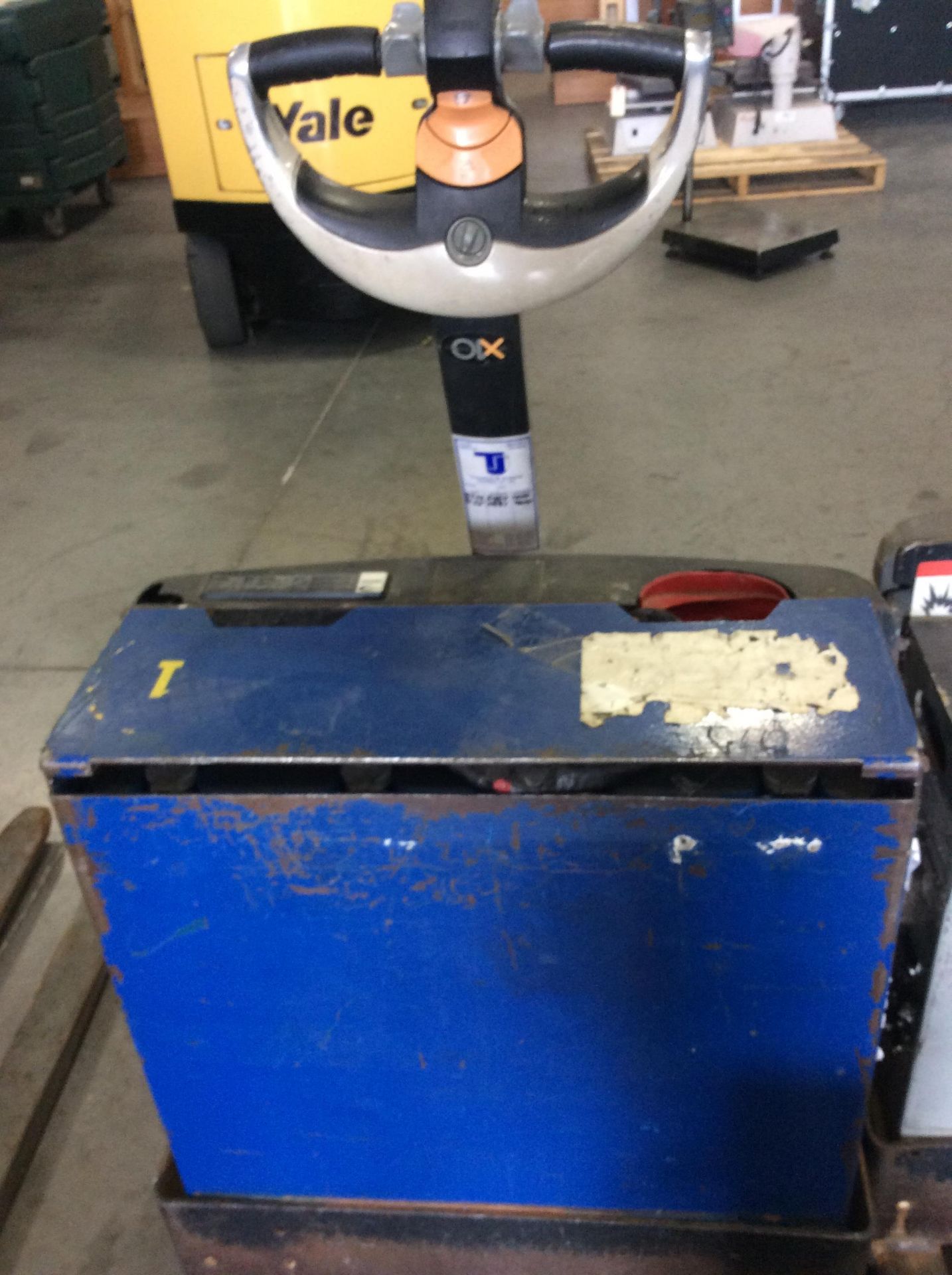 WP 2300 SERIES AUTOMATIC PALLET JACK. - Image 2 of 5