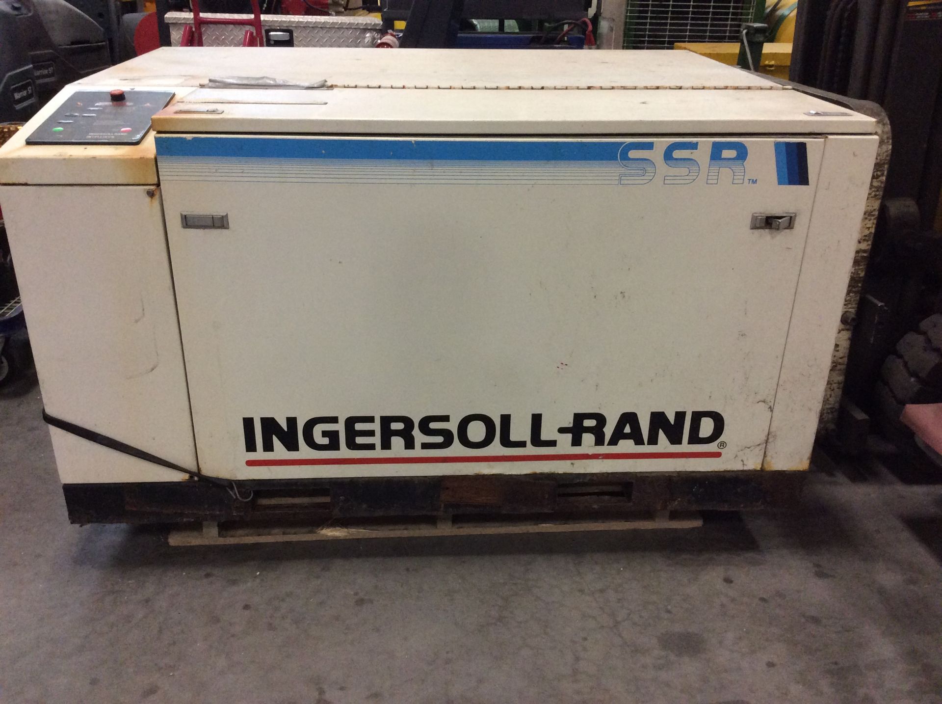 INGERSOL RAND AIR COMPRESSOR MOD. SSREP30U 30 HP 125 CFM 125 PSI