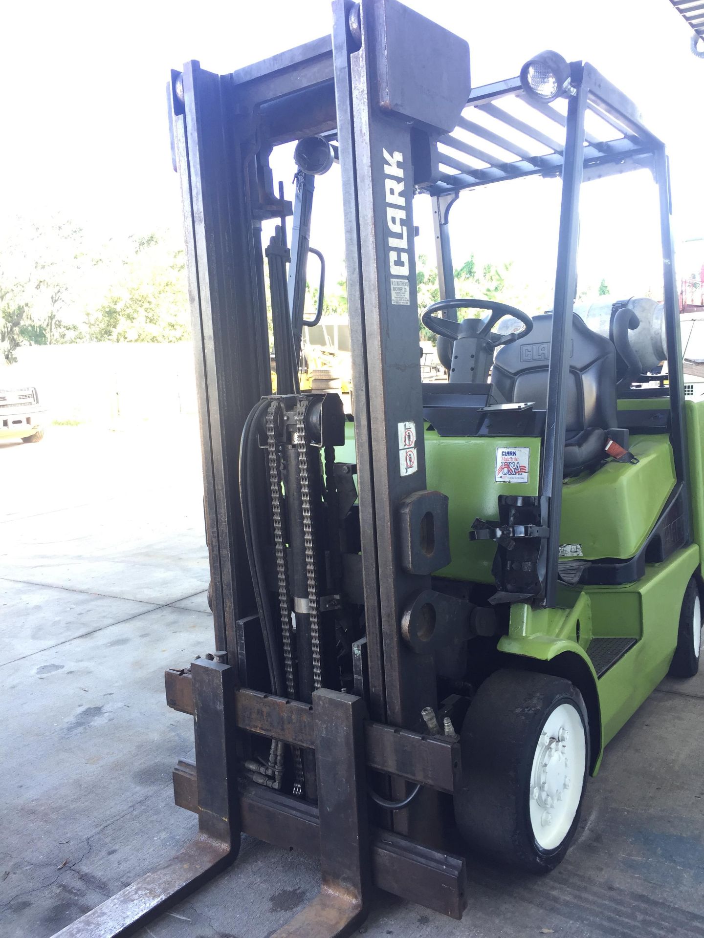 CROWN LP FORKLIFT MODEL CGC25 3,500 LB CAP. - Image 3 of 9