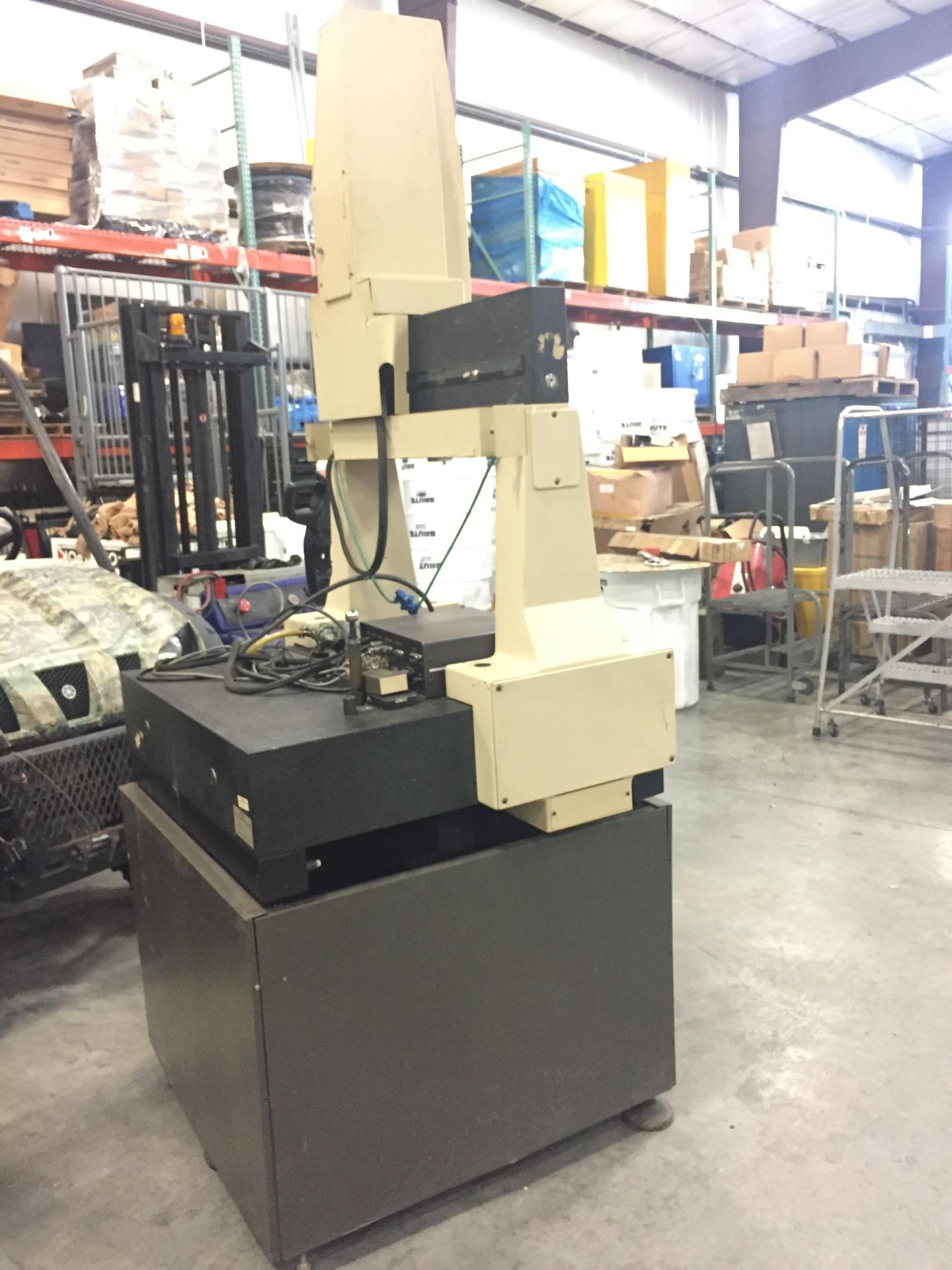 MITUTOYO COORDINATE MEASURING MACHINE, MOD. B504B, COMES W/ MAG 1 CONTROLLER - Image 2 of 7