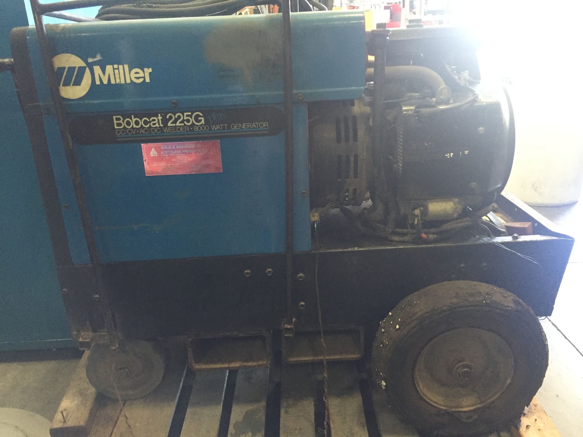 MILLER BOBCAT 225 G GAS POWERED WELDER - Image 6 of 10