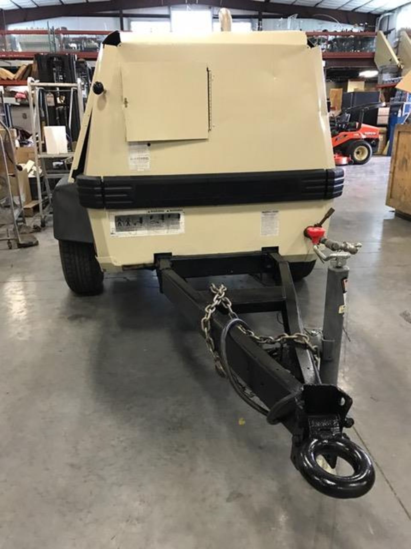 INGERSOLL RAND P185, 1,169 HOURS SHOWING, DIESEL, ADJUSTABLE PINTLE HITCH - Image 3 of 6