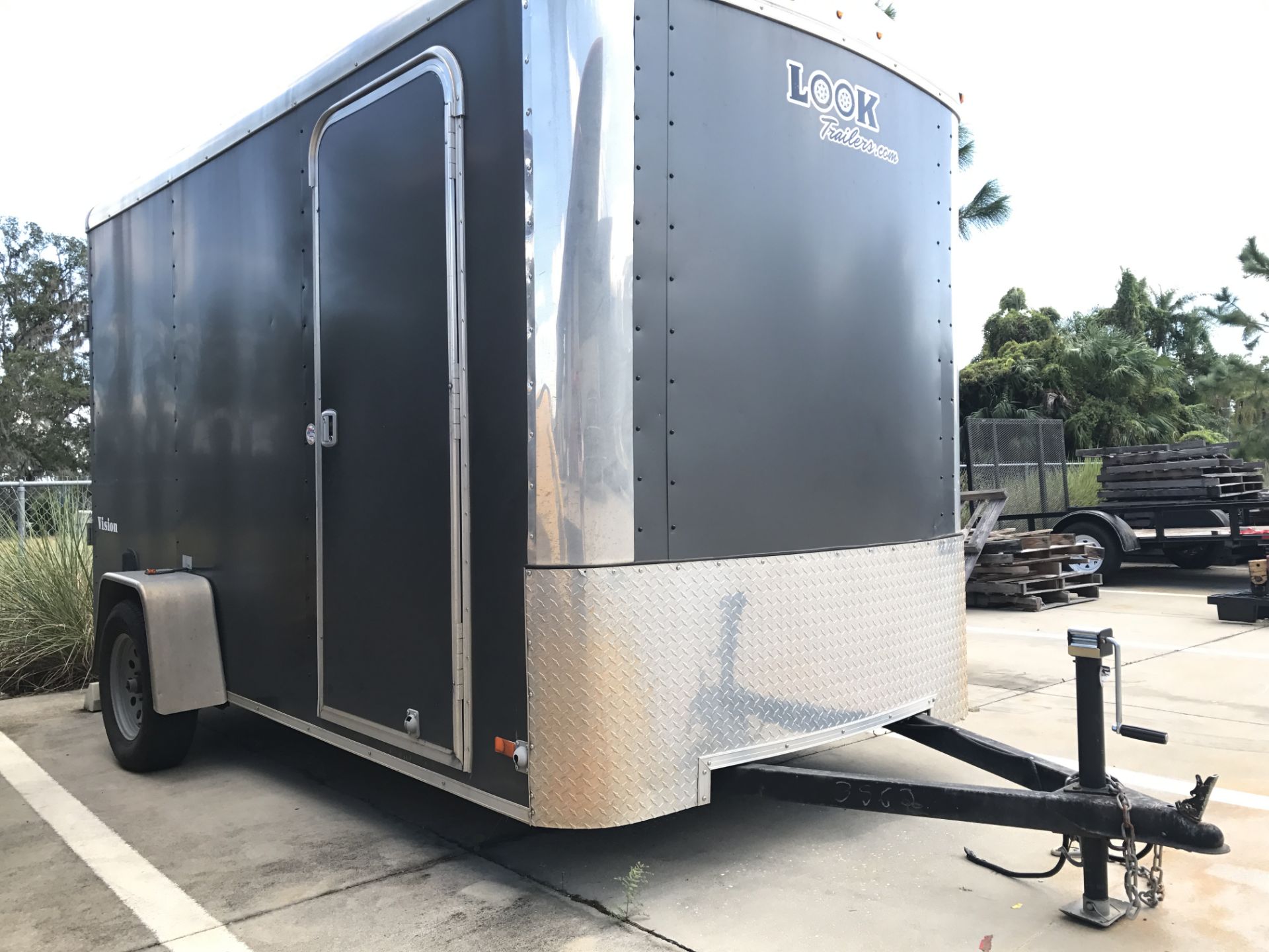 2012 ENCLOSED TRAILER 3500LB AXLE 6'WX 12'L X 7'T - Image 2 of 4