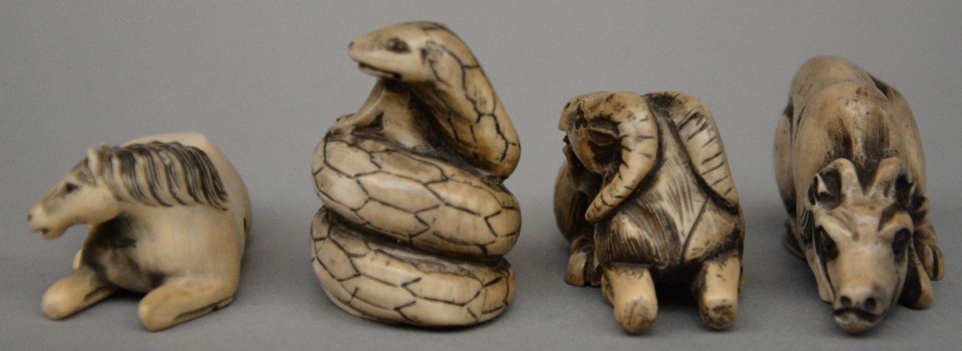 Ten Japanese ivory netsuke, scrimshaw decorated, Meiji period, H 1 > 6,1 cm, Total weight 277 g - Image 7 of 9