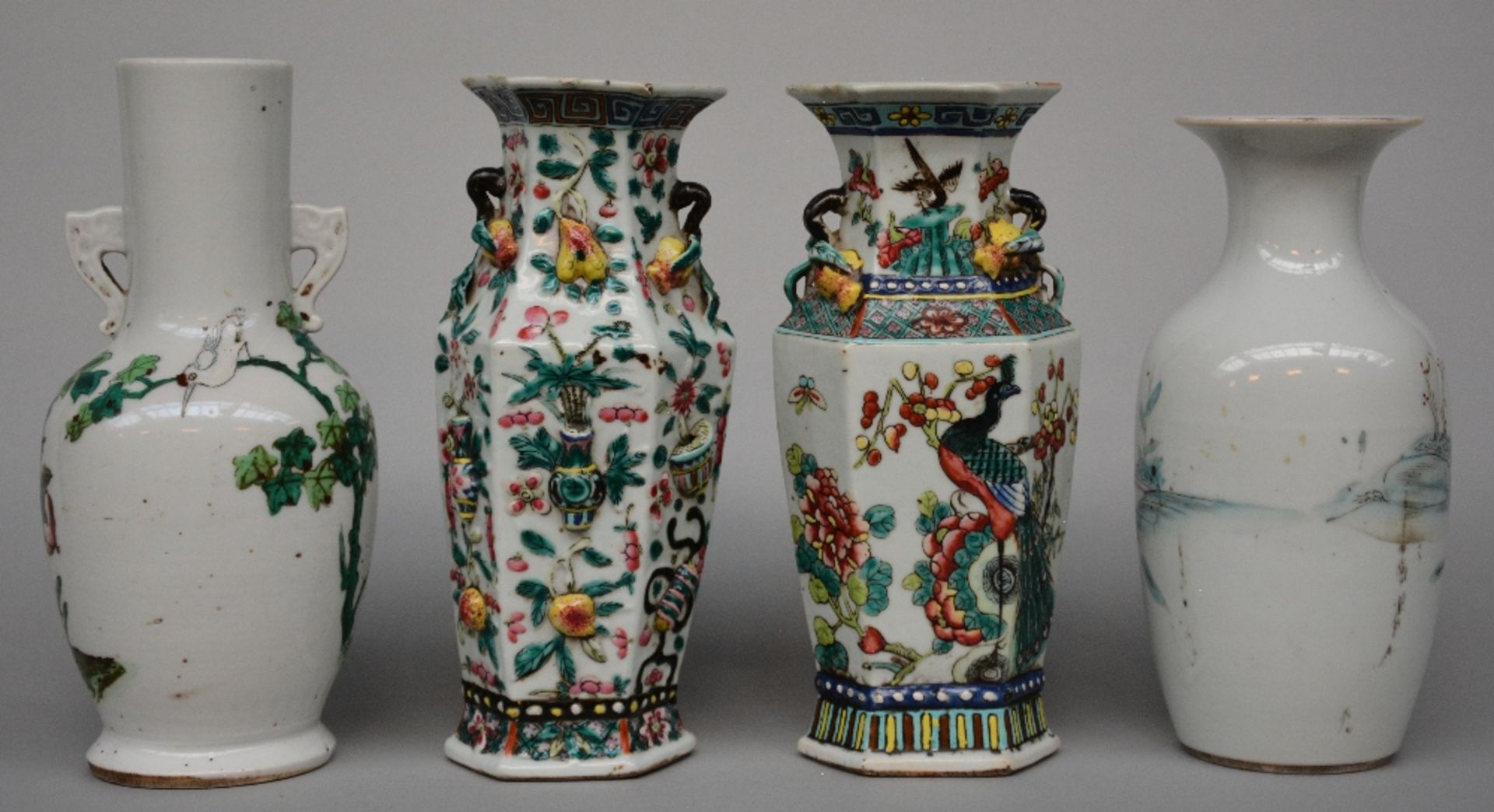 Four Chinese polychrome decorated vases depicting figures, birds, a deer and other symbols, H 22 -24 - Bild 3 aus 7