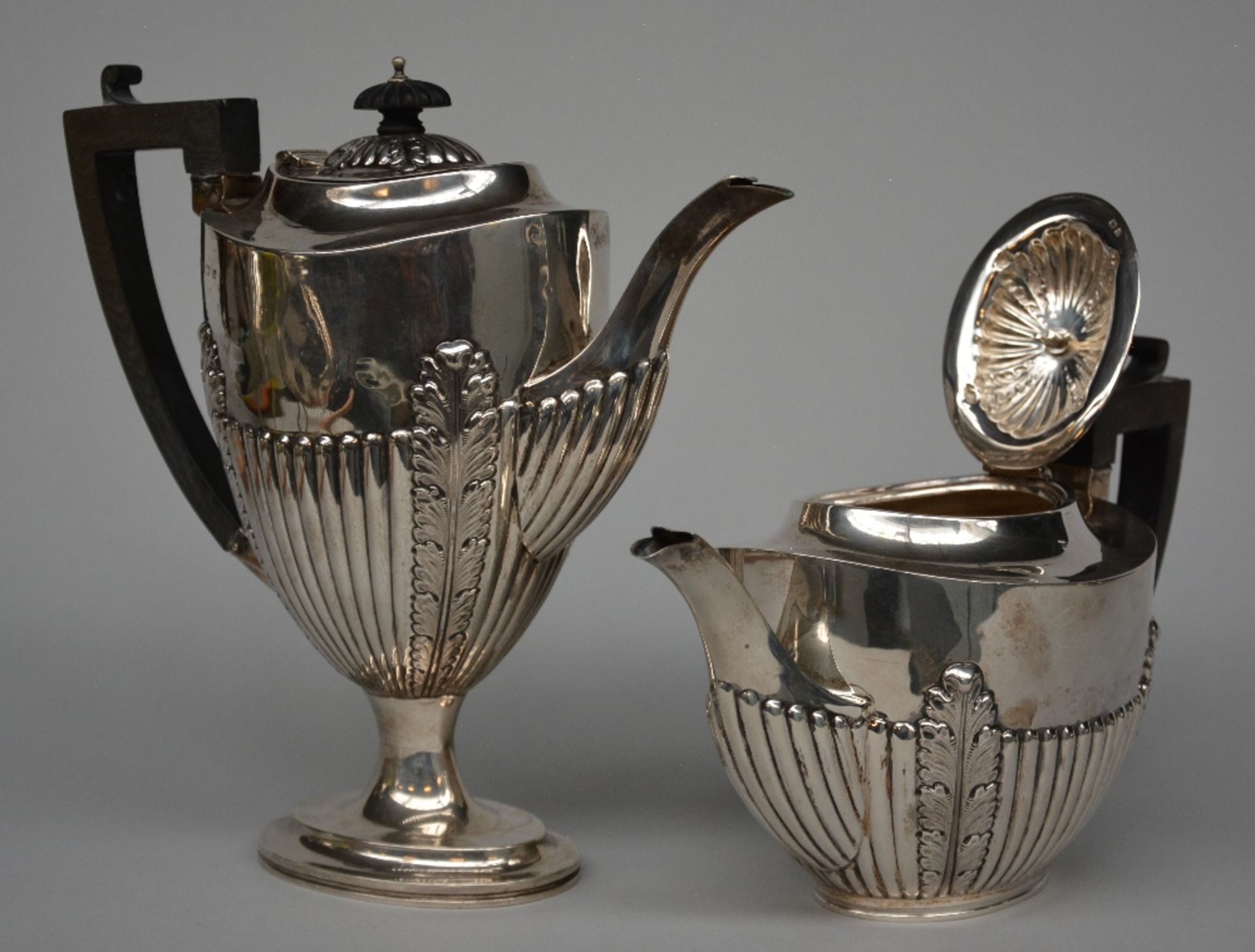 A four-piece R¨¦gence-style silver coffee and tea set, hallmark London, dated 1909, H 9,5 - 25,5 cm, - Bild 4 aus 4