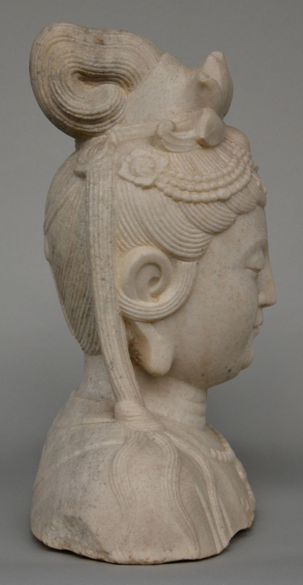 A stone Buddha head, on a wooden base, H 40 cm - Bild 5 aus 5