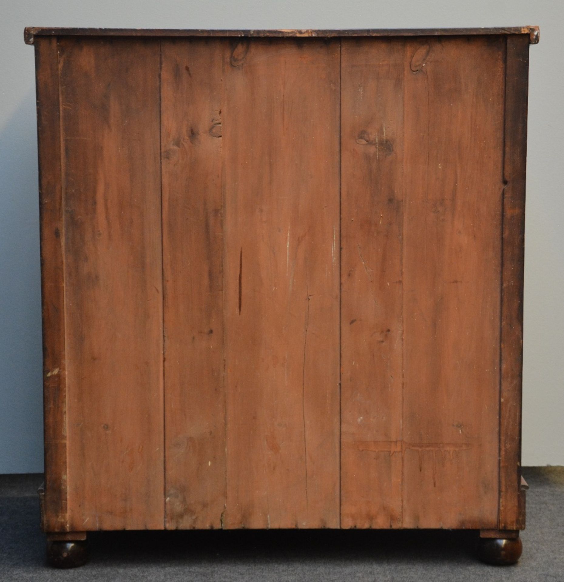 A Victorian mahogany secr¨¦taire-commode, 19thC, H 120,5 - W 111,5 - D 50,5 cm - Bild 3 aus 4