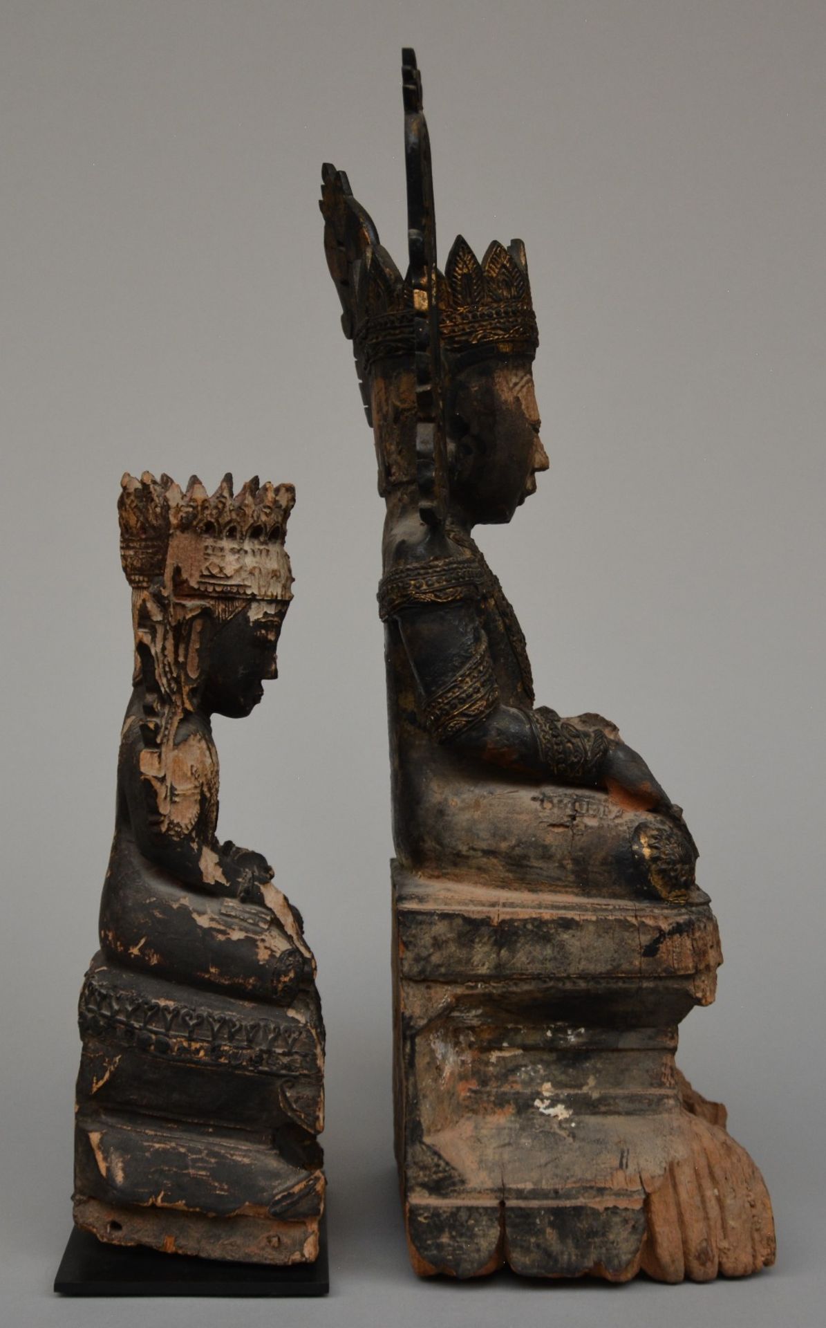 Two Oriental polychrome wooden statues, possibly Thailand, H 54 - 37 cm - Bild 4 aus 6
