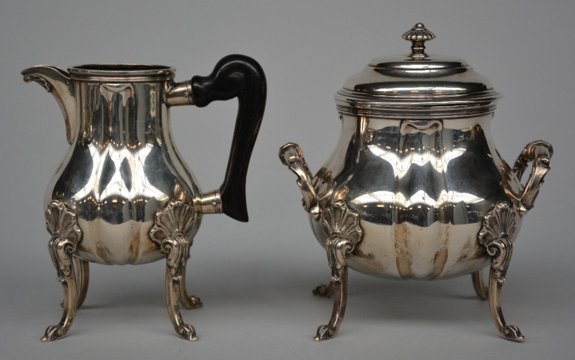 A four-piece silver coffee and tea set, Belgium 1868 - 1942, 800/000, makers' mark, Delheid, H - Bild 2 aus 4