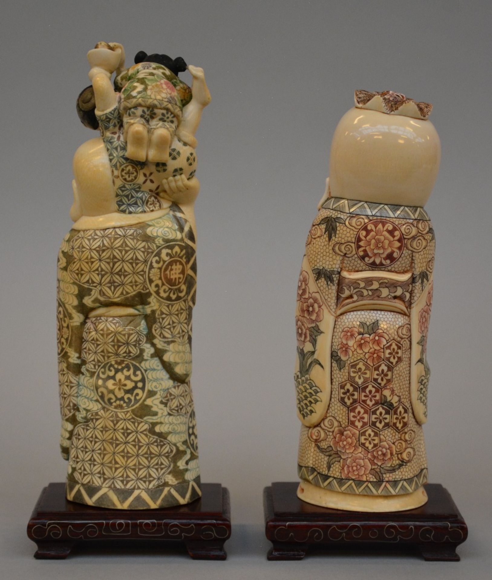 Two Japanese ivory figures on a wooden base depicting the laughing Hotei and Fukurokuju, scrimshaw - Image 3 of 6