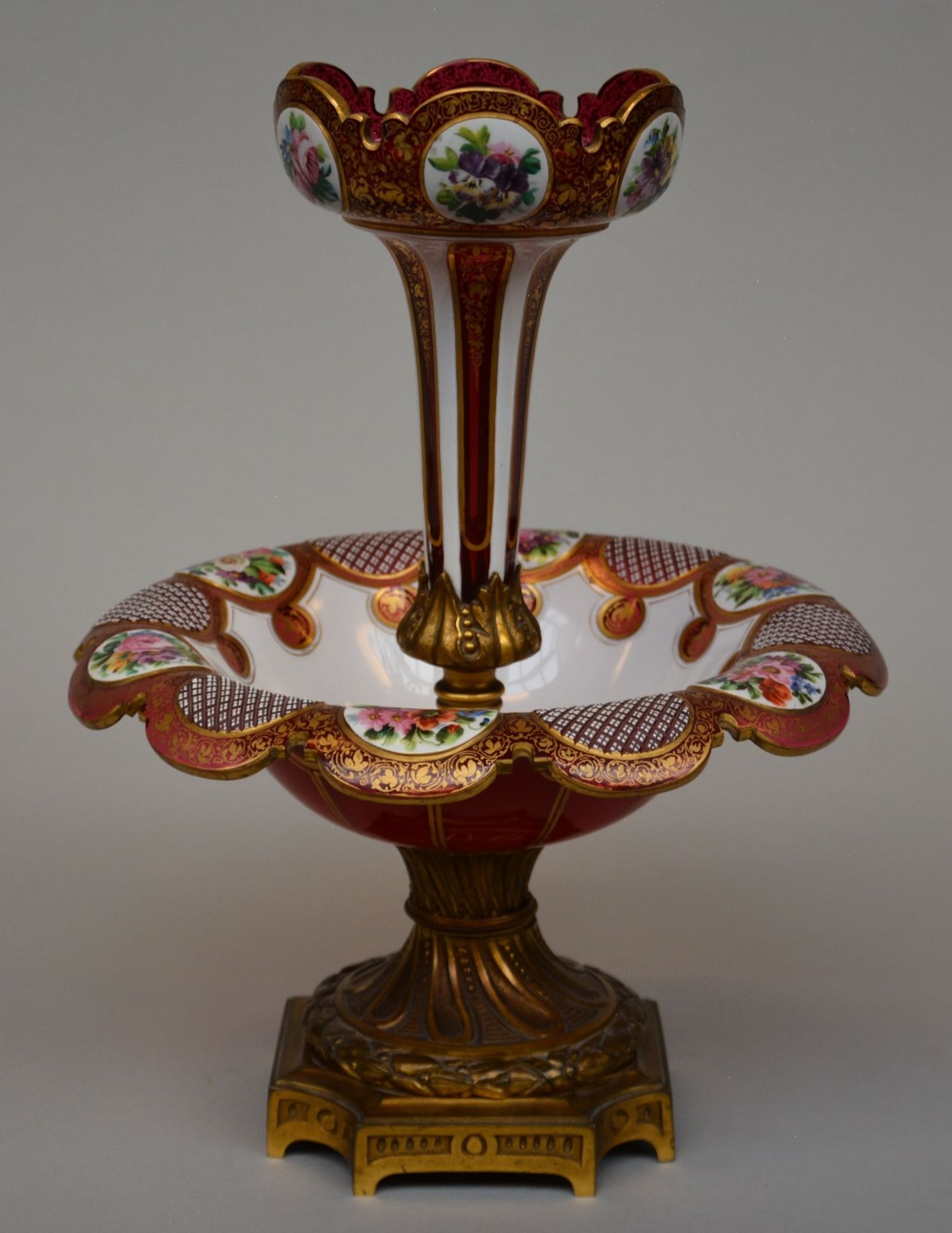 A Bohemian cameo crystal and polychrome decorated centrepiece, with gilt bronze mount, mid-19thC, - Bild 4 aus 8