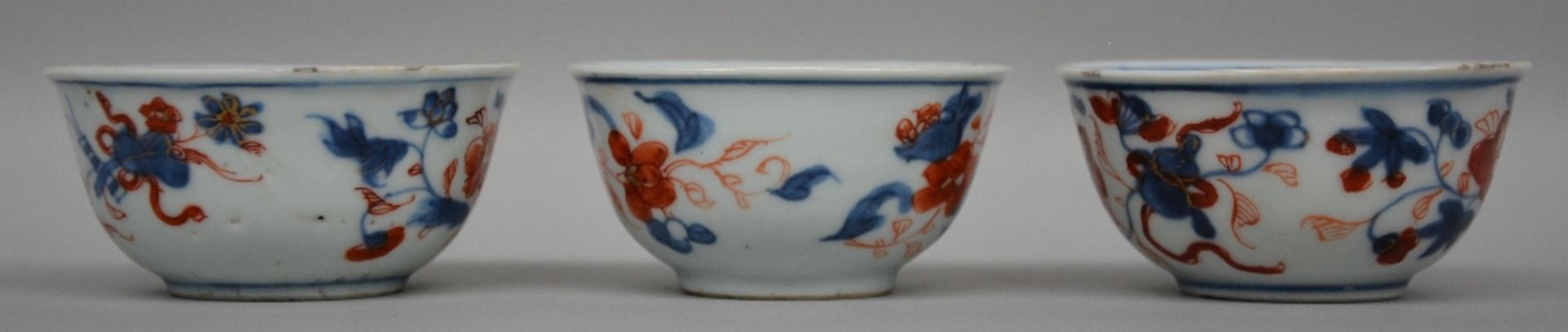 Ten Chinese cups and saucers with floral imari decoration, 18thC, Diameter 12 cm - 7,5 cm (chips on - Bild 3 aus 9