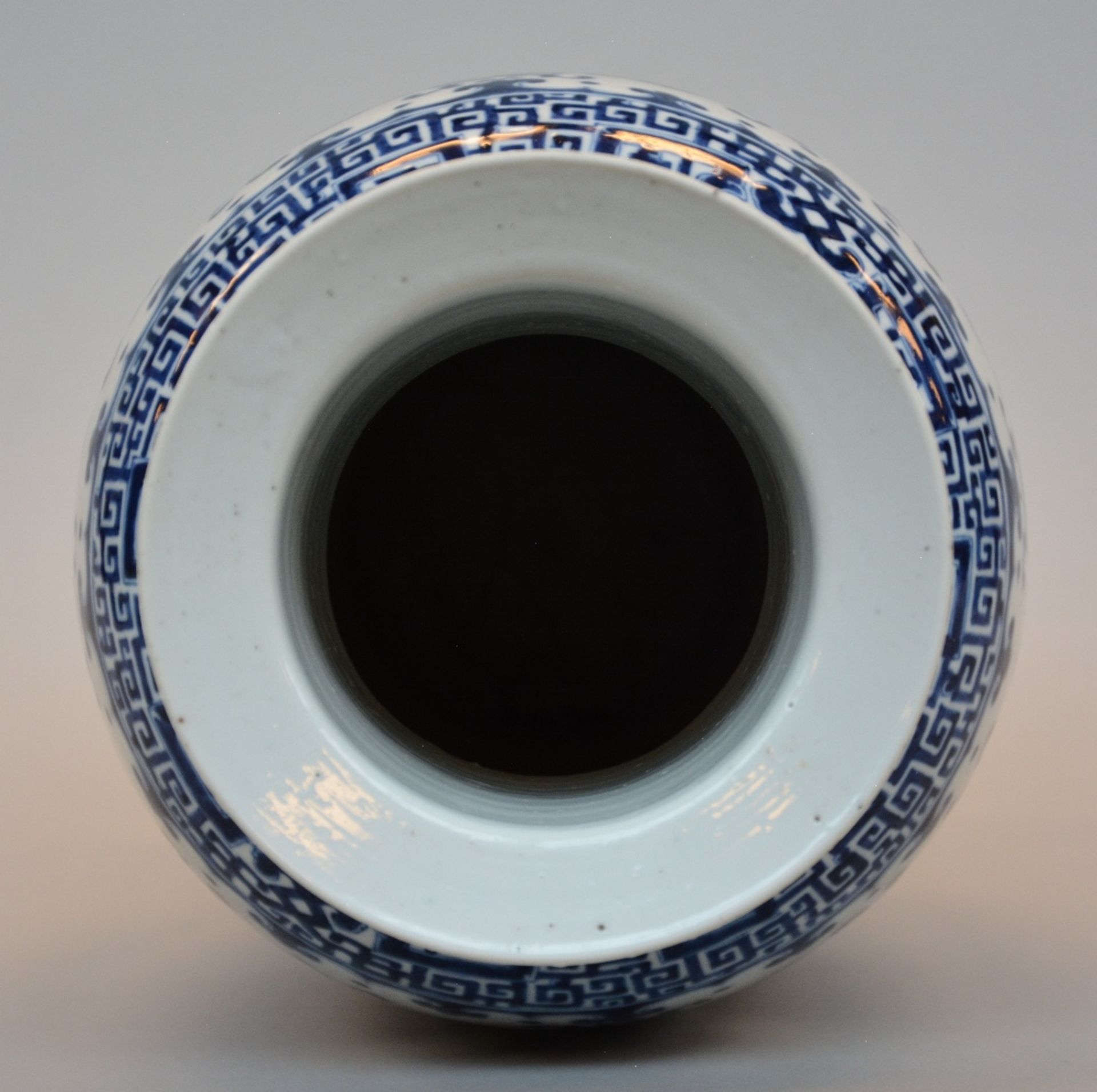 A Chinese blue and white vase, marked, 19thC, H 48 cm - Bild 5 aus 8
