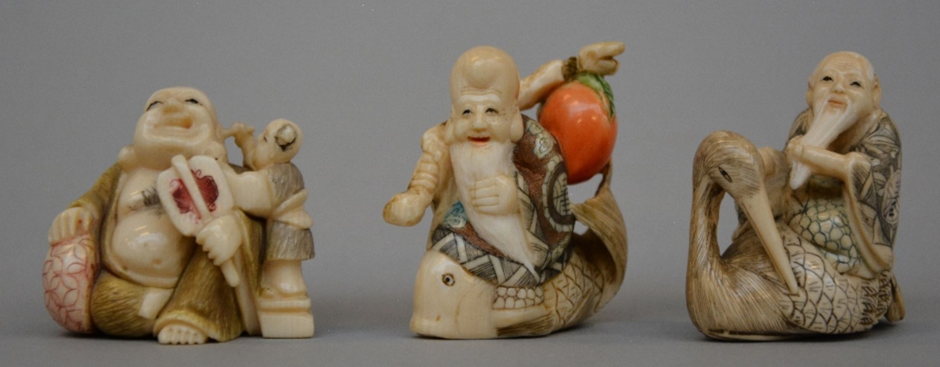 Ten ivory netsuke/okimono, scrimshaw decorated, first half of 20thC, H 4,7 - 2,6 cm, Total weight - Image 2 of 4