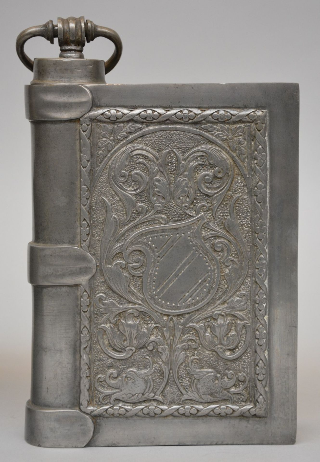 A 19thC French pewter feet warmer and a ditto food recipient, H 6 - W 26 - D 15cm / H 23 - - Bild 2 aus 9