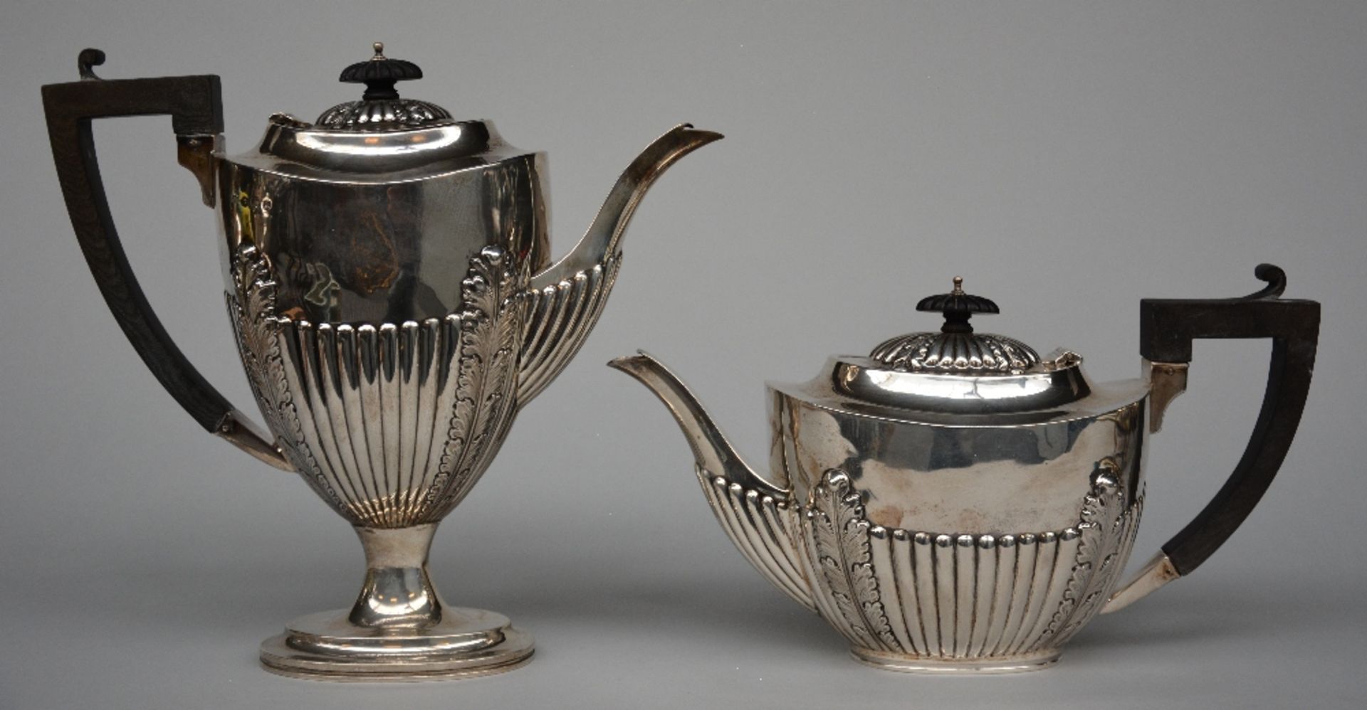 A four-piece R¨¦gence-style silver coffee and tea set, hallmark London, dated 1909, H 9,5 - 25,5 cm, - Bild 3 aus 4