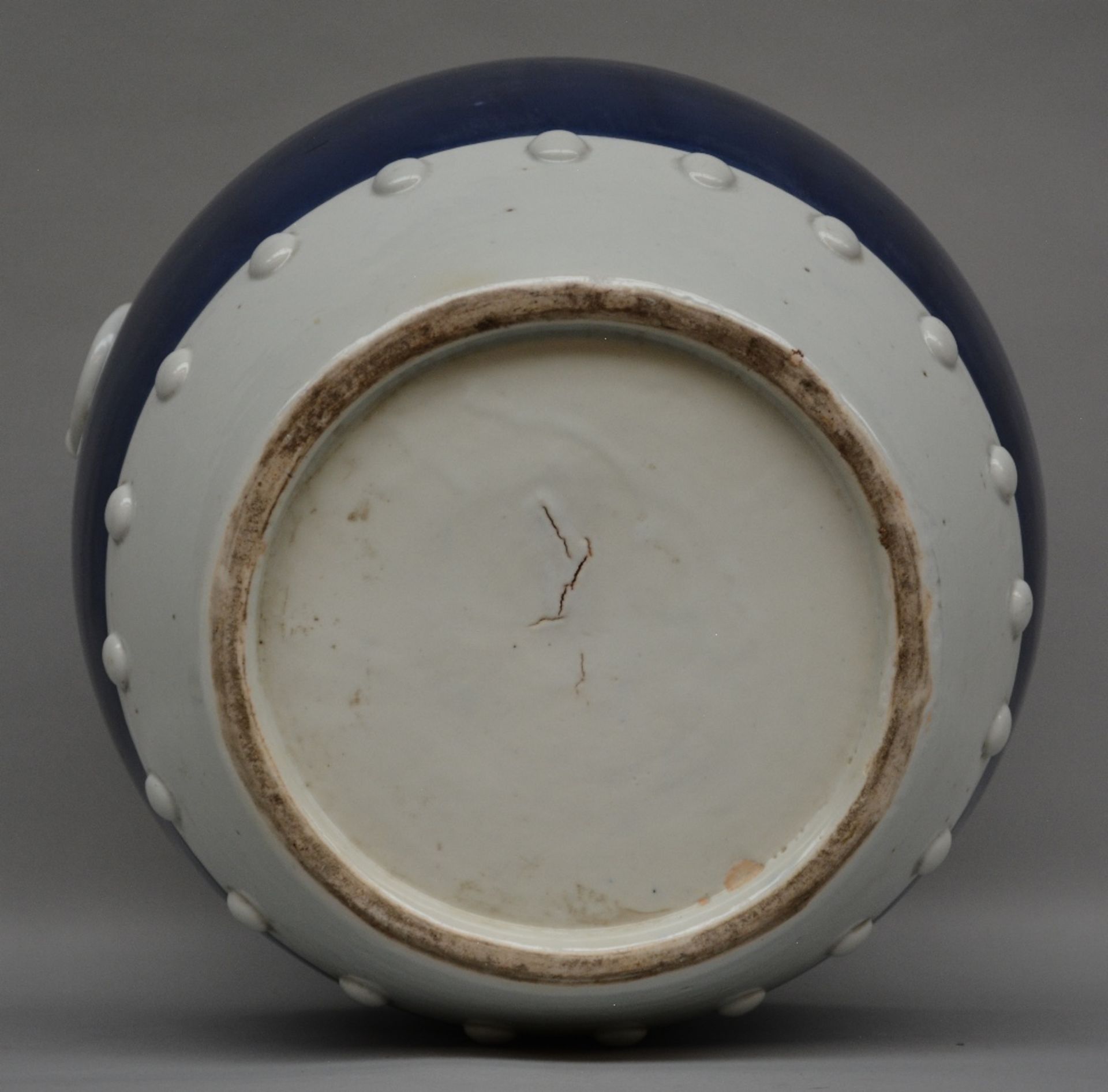 A Chinese blue and white jar with cover, decorated with relief, 19thC, H 41 cm (minimal chips on the - Bild 6 aus 8