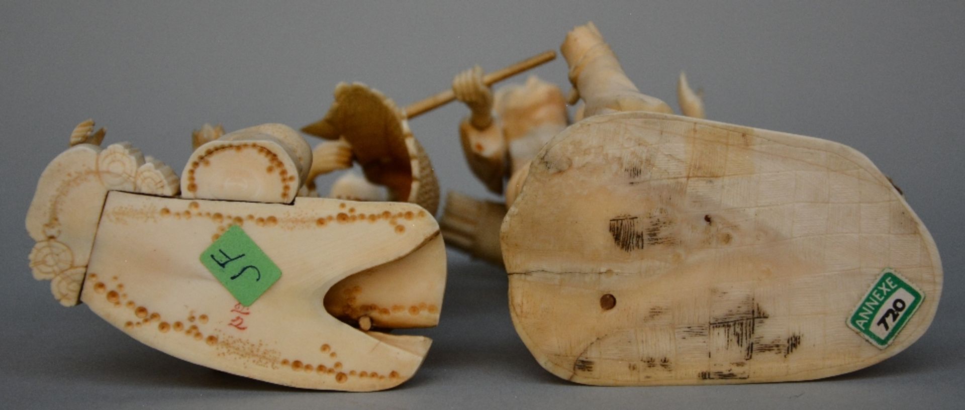 Three Japanese ivory okimino figures of father and son, scrimshaw decorated, Meiji period, H 19 - Image 6 of 6