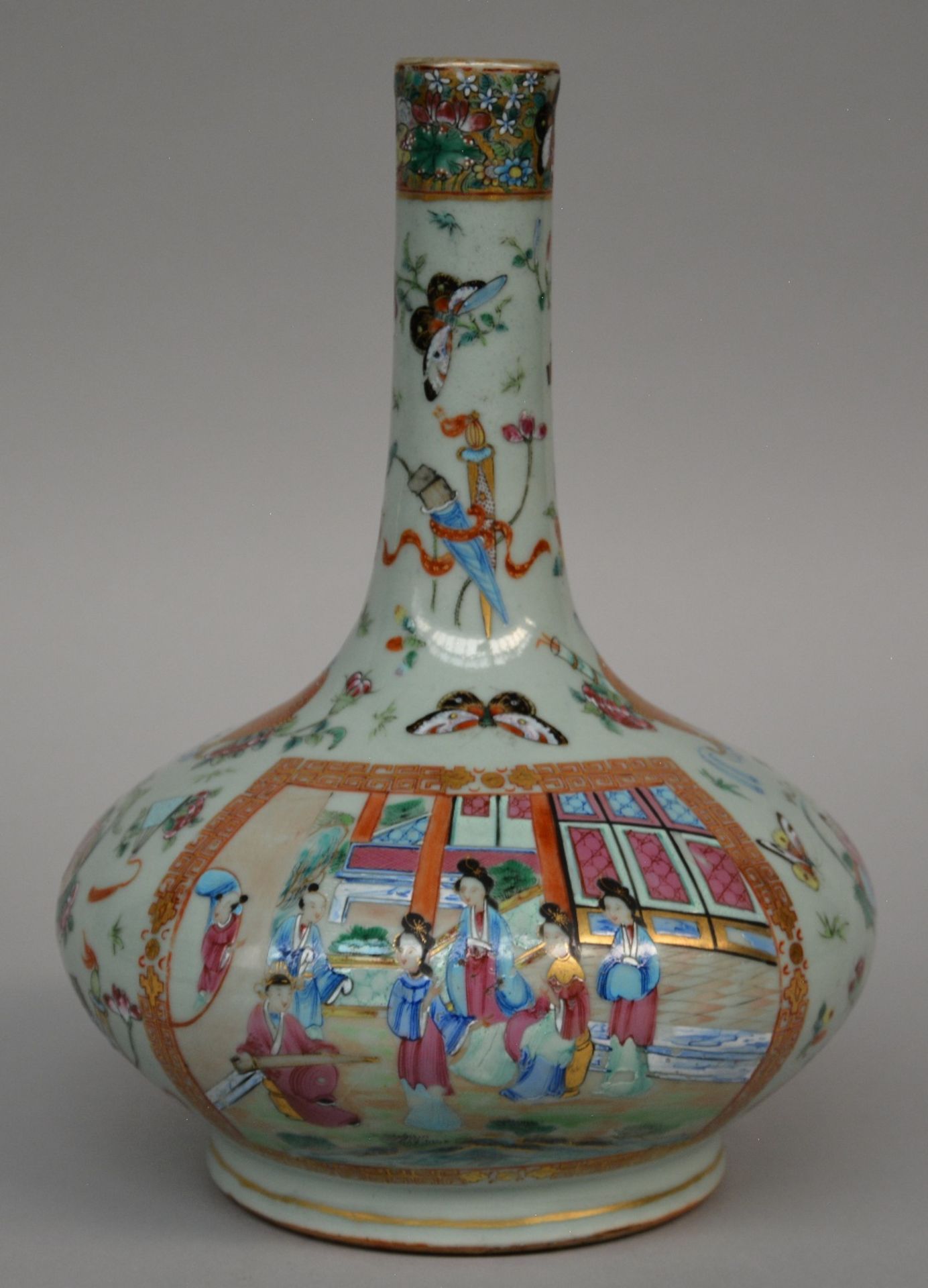 A Chinese celadon-ground famille rose vase and plate set, painted with genre scenes, symbols, birds, - Bild 6 aus 9