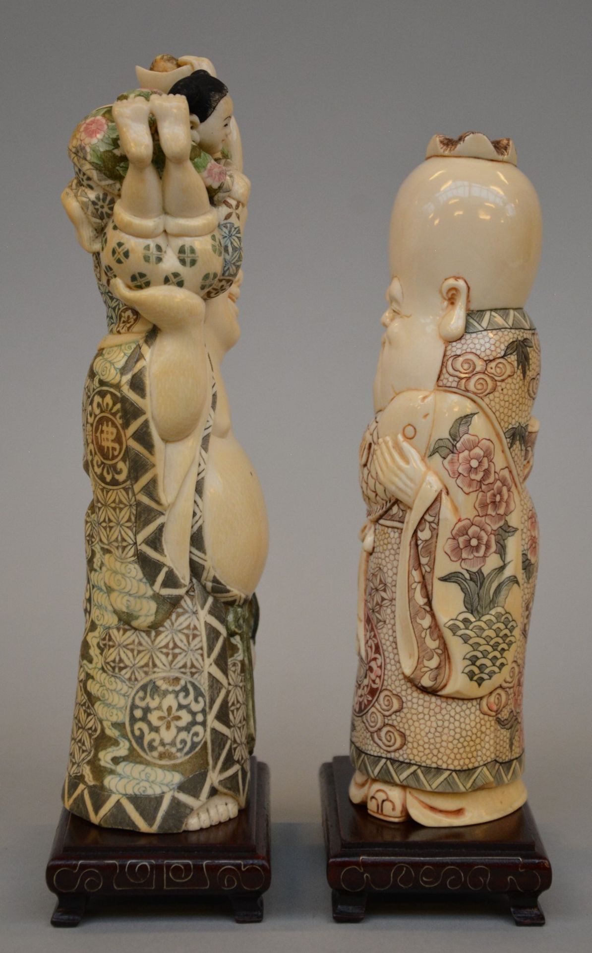 Two Japanese ivory figures on a wooden base depicting the laughing Hotei and Fukurokuju, scrimshaw - Image 2 of 6