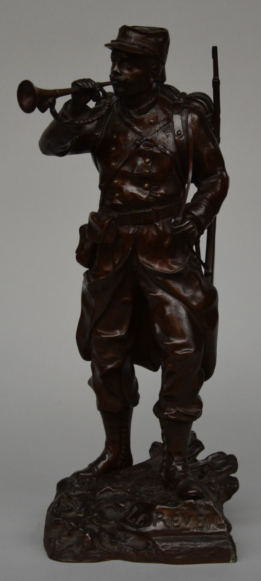 Milliot F., a bronze sculpture figuring a soldier ('Le R¨¦veil'), H 47 cm