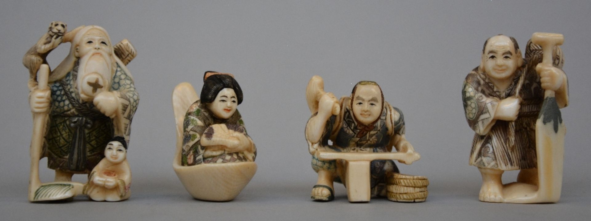 Seven netsuke/okimono, scrimshaw decorated, first half of 20thC, H 4 - 8,6 cm, Total weight 260 g - Image 2 of 3