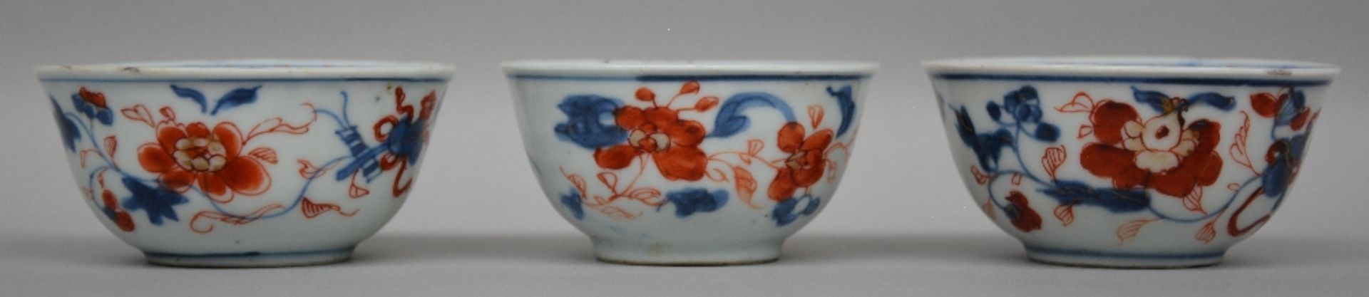 Ten Chinese cups and saucers with floral imari decoration, 18thC, Diameter 12 cm - 7,5 cm (chips on - Bild 2 aus 9