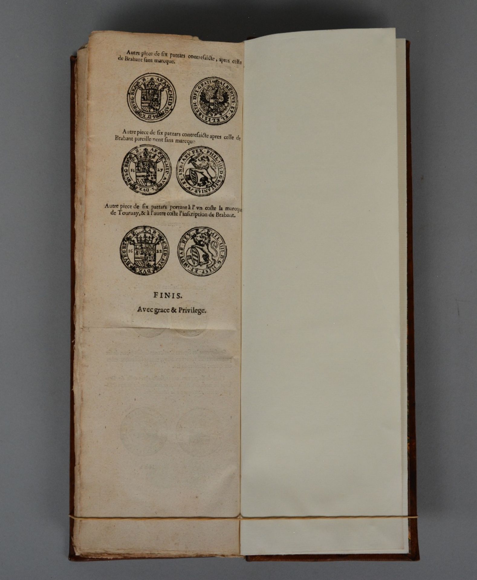 A 17thC stockbrokers handbook, ed. by 'H. Verdussen - Antwerp 1633', richly illustrated, 20thC - Bild 8 aus 8