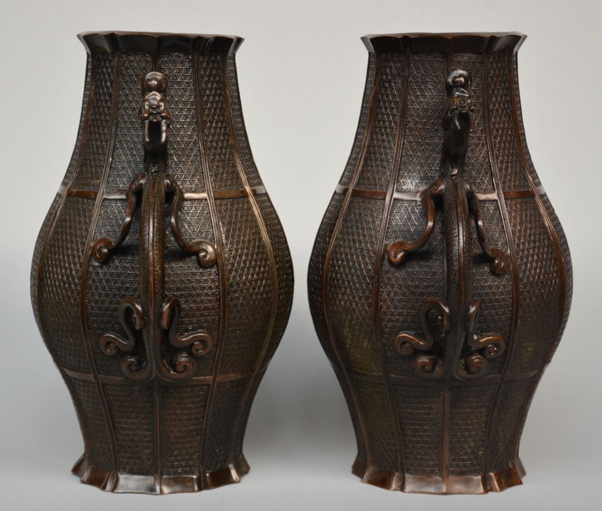 A pair of Oriental bronze vases with dragon relief decorations, marked, 19thC, H 37 cm - Bild 4 aus 7