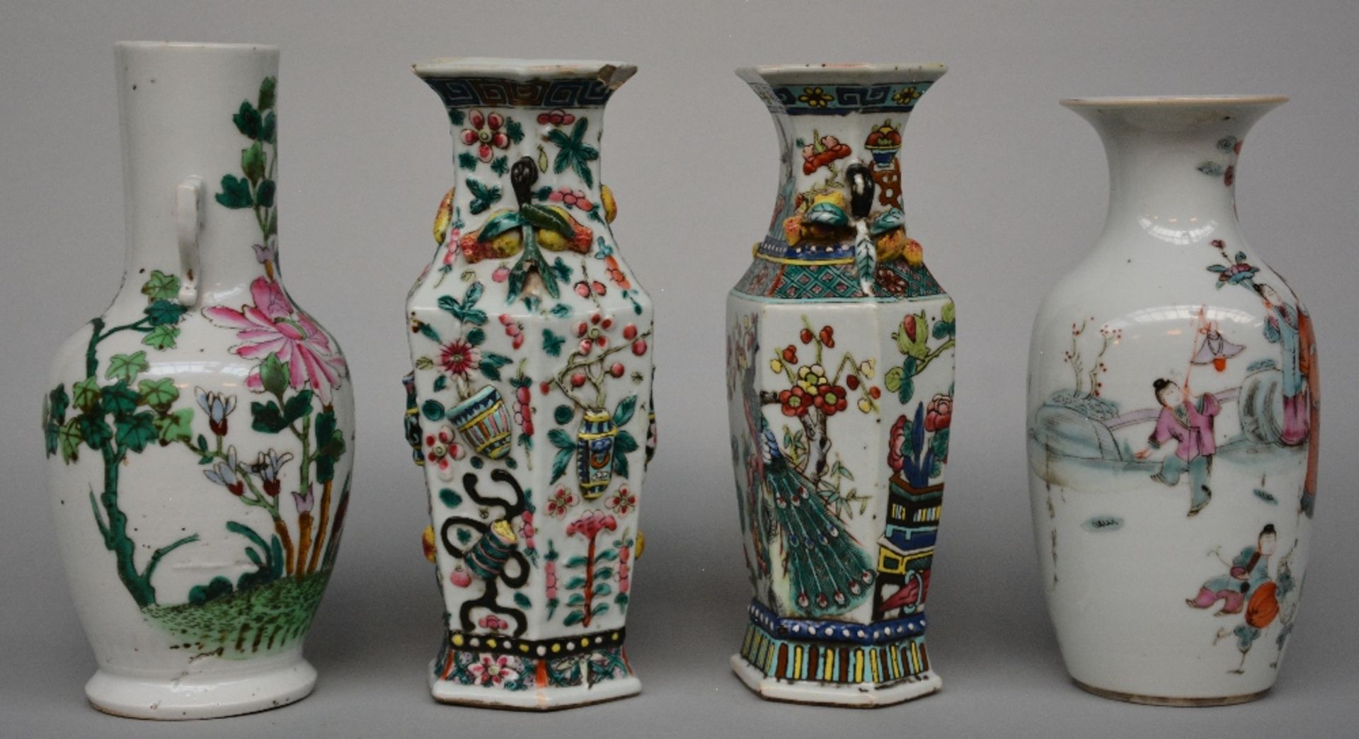 Four Chinese polychrome decorated vases depicting figures, birds, a deer and other symbols, H 22 -24 - Bild 4 aus 7