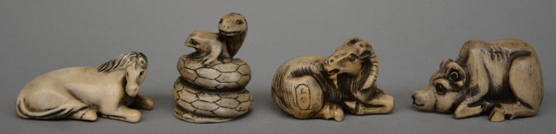 Ten Japanese ivory netsuke, scrimshaw decorated, Meiji period, H 1 > 6,1 cm, Total weight 277 g - Image 4 of 9