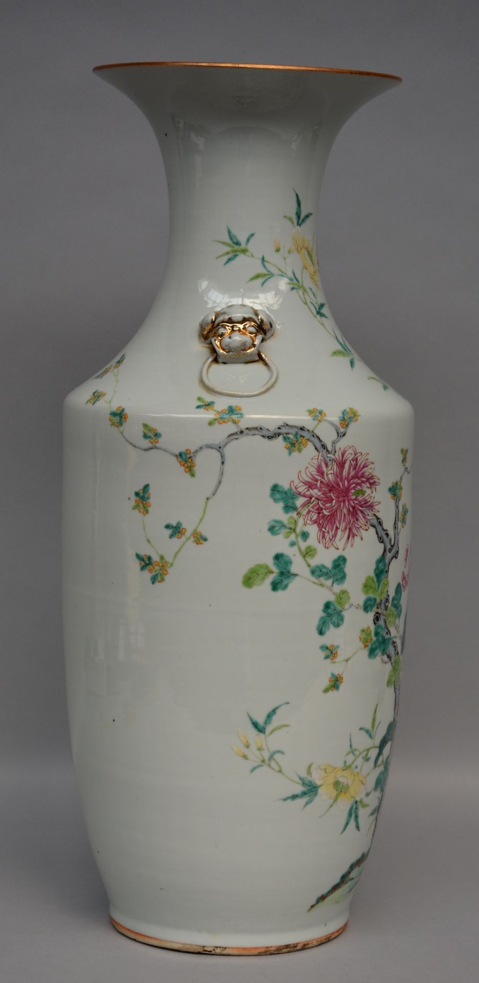 A Chinese polychrome vase with floral decoration, marked, 19thC, H 58 cm - Bild 4 aus 6