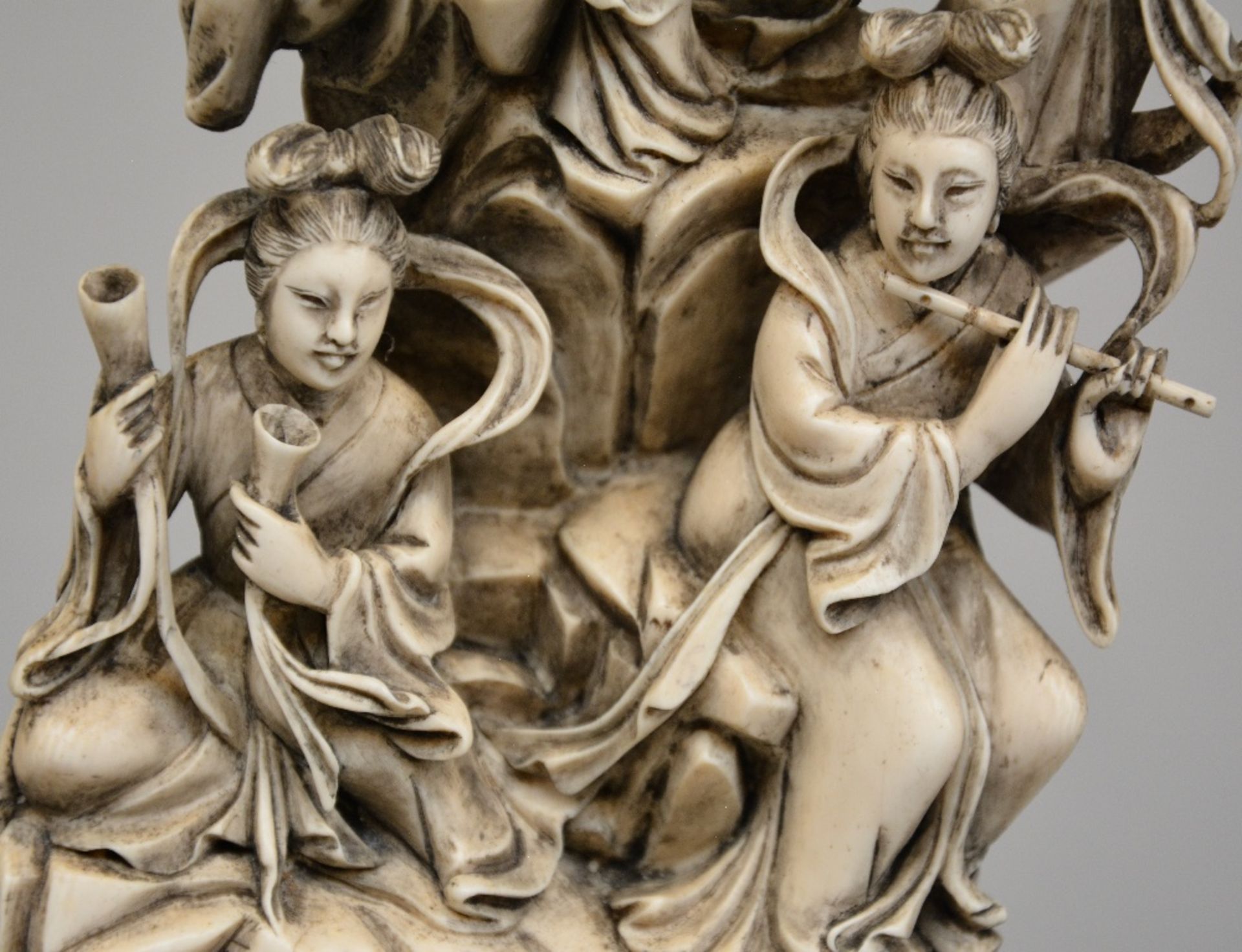 A Chinese ivory sculpture carved with ladies playing music in a landscape, on a fixed wooden base, H - Bild 3 aus 4