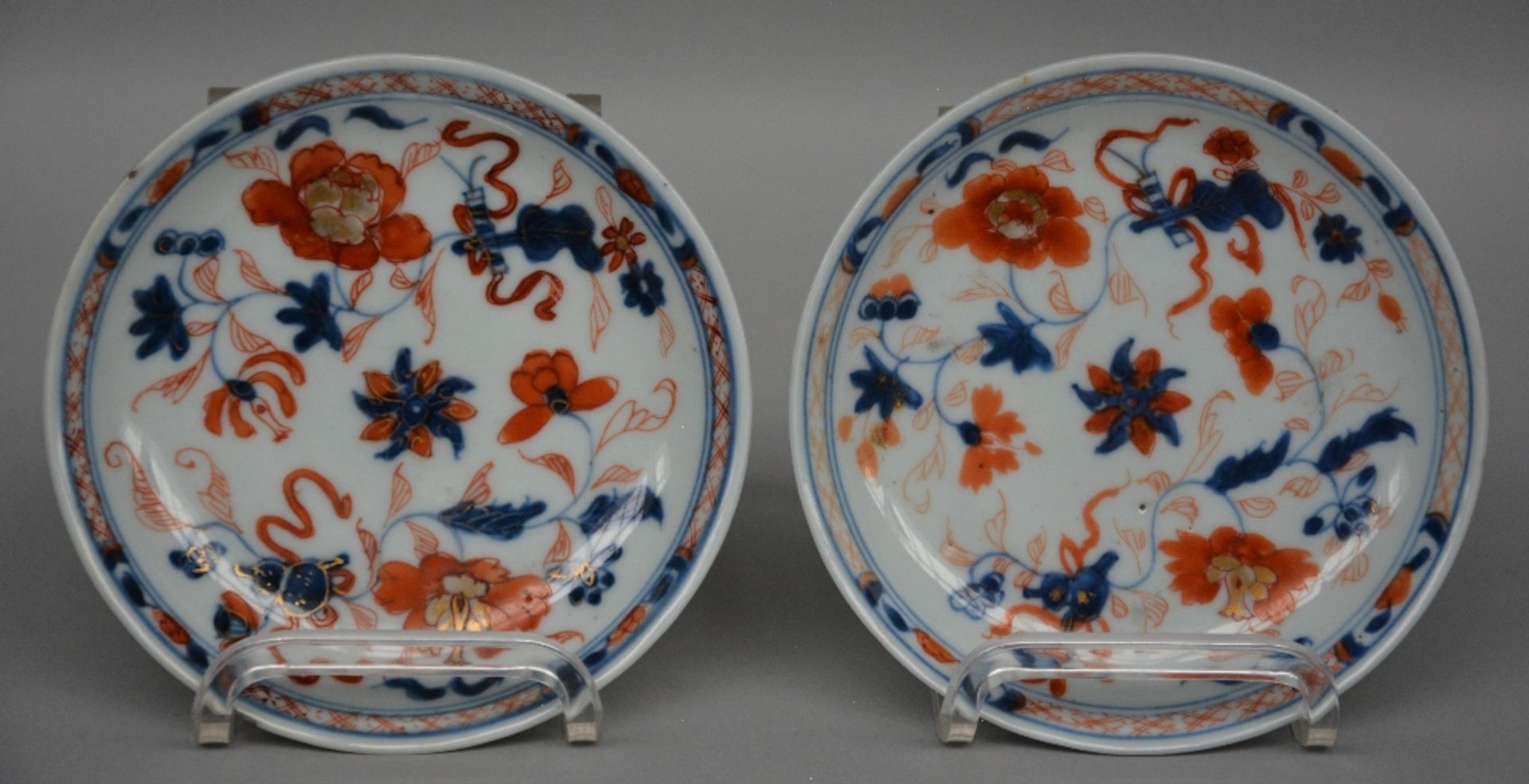 Ten Chinese cups and saucers with floral imari decoration, 18thC, Diameter 12 cm - 7,5 cm (chips on - Bild 8 aus 9