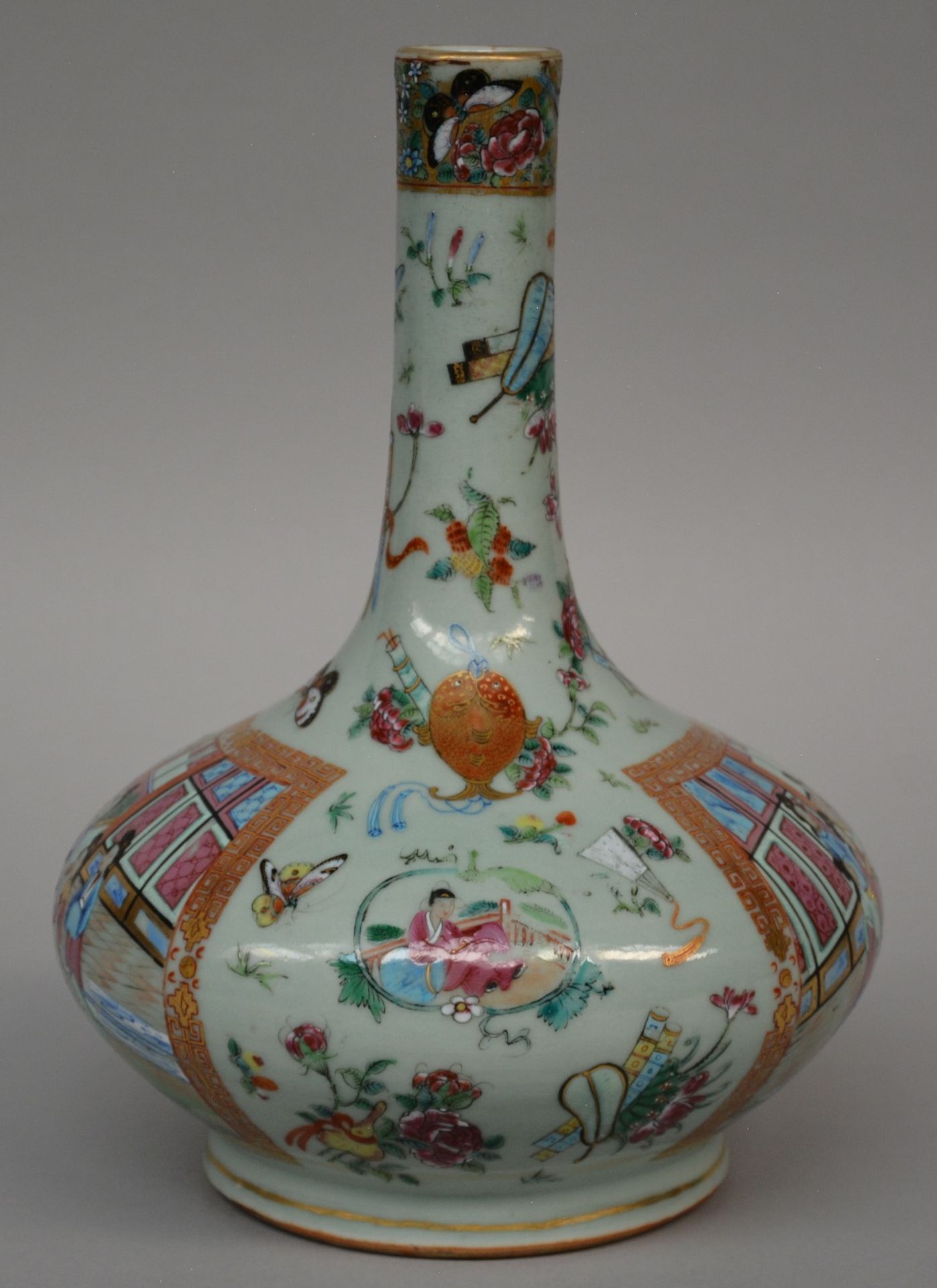 A Chinese celadon-ground famille rose vase and plate set, painted with genre scenes, symbols, birds, - Bild 7 aus 9