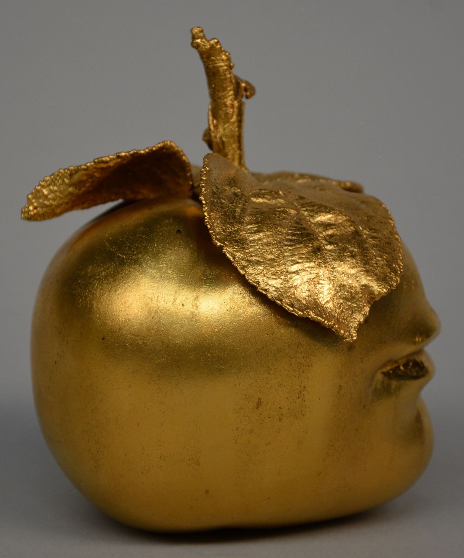 Lalanne C., "pomme bouche", gilt bronze sculpture, signed Lalanne - Artcurial 233/250, H 14 cm - Bild 4 aus 7