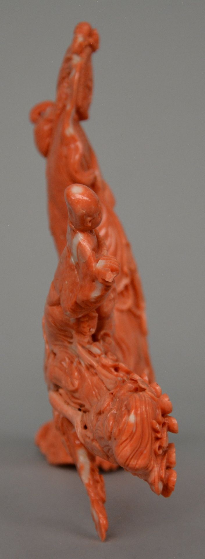 A Chinese red coral sculpture depicting a lady playing music and three children, H 18 - W 20 cm, - Bild 4 aus 5