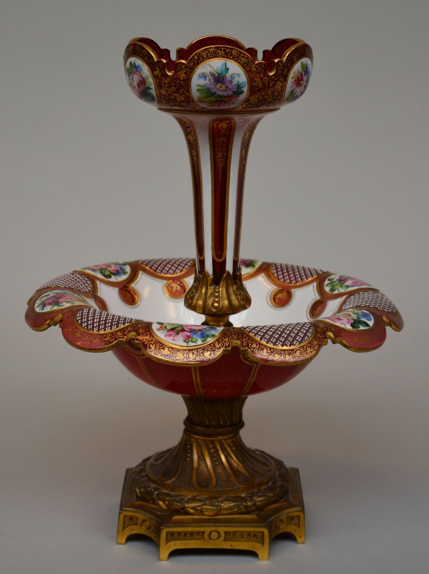 A Bohemian cameo crystal and polychrome decorated centrepiece, with gilt bronze mount, mid-19thC, - Bild 2 aus 8