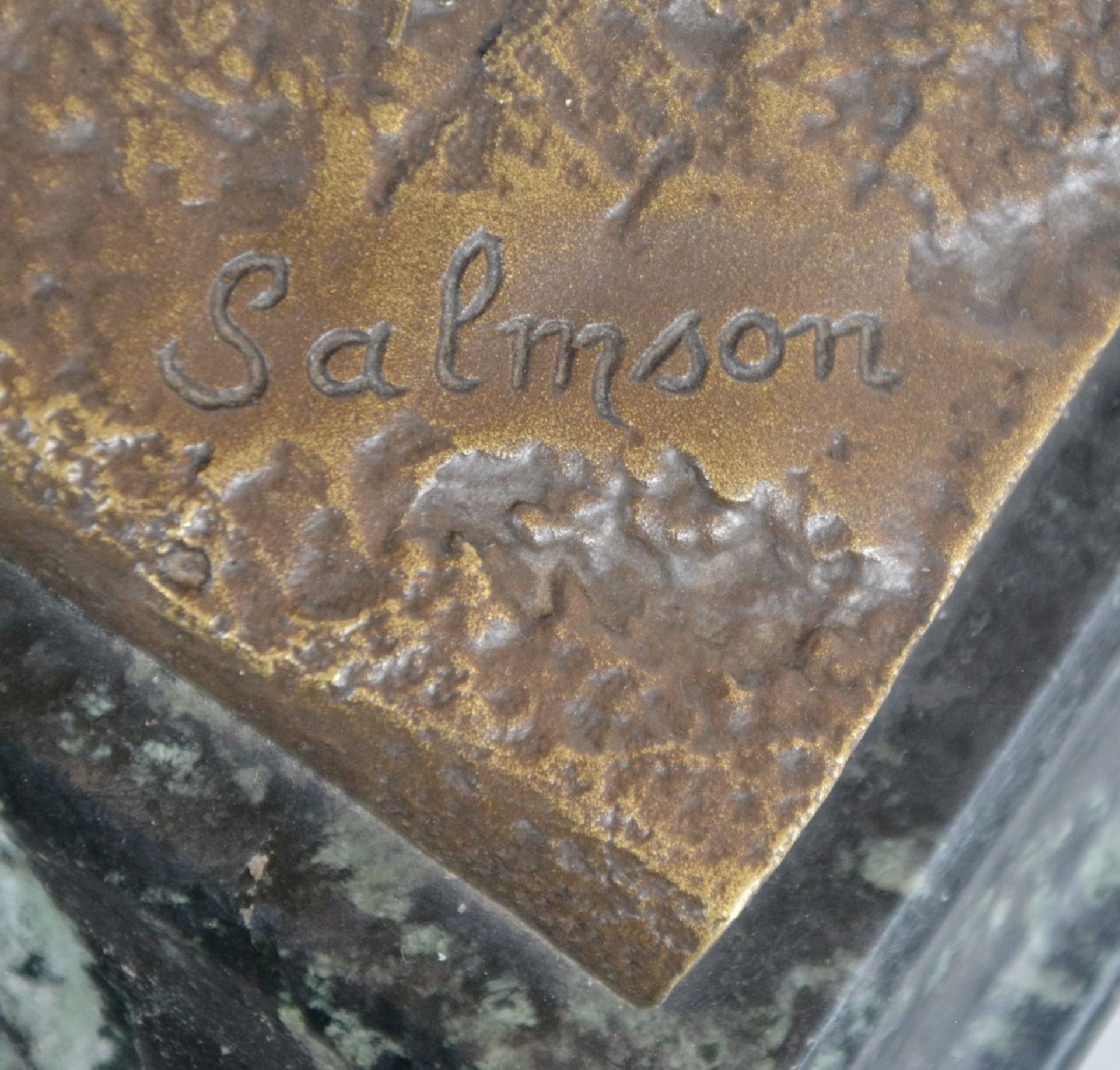 Salmson, a romantic bronze group on a marble base, H 26 cm - Bild 6 aus 7