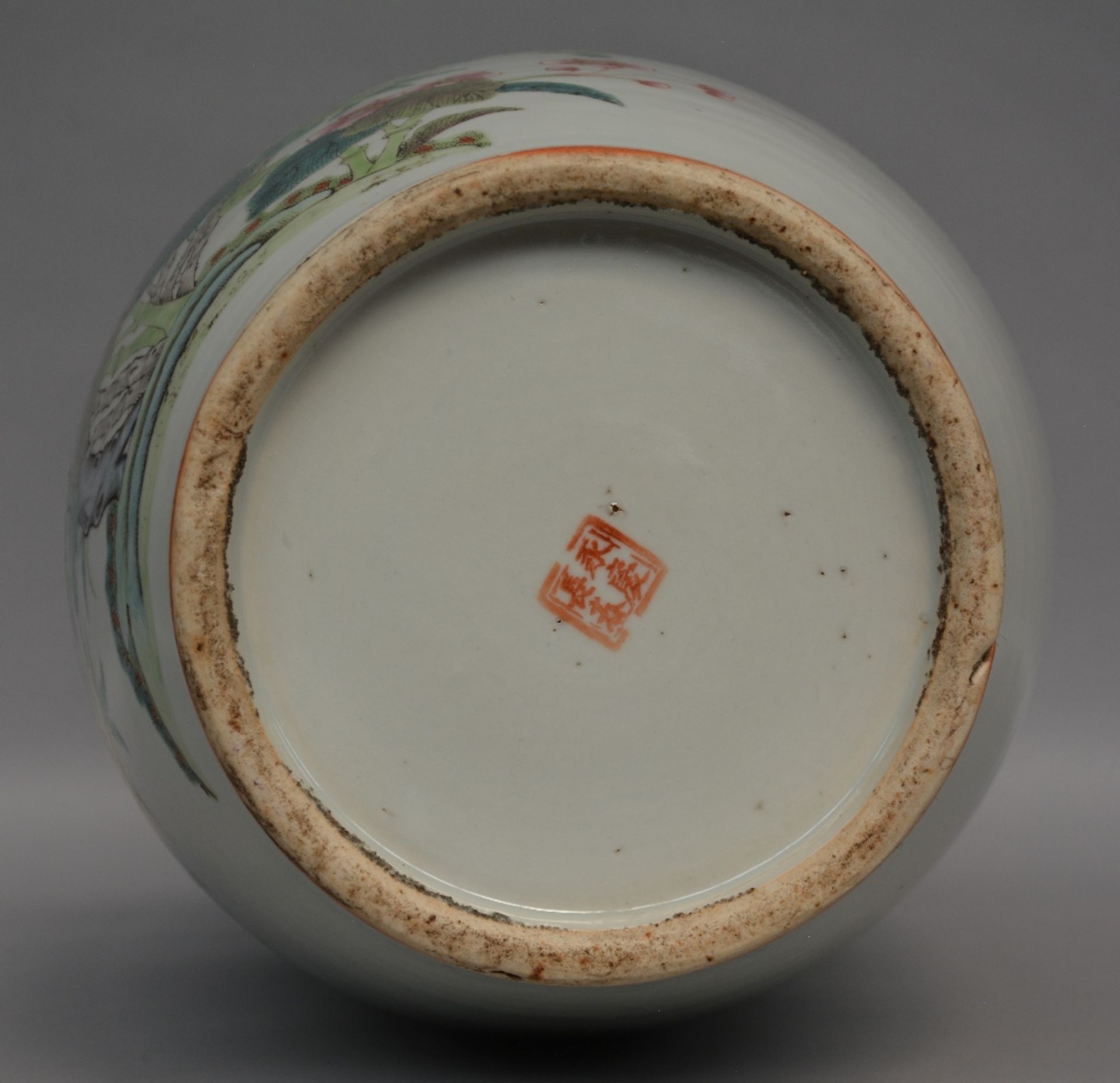 A Chinese polychrome vase with floral decoration, marked, 19thC, H 58 cm - Bild 6 aus 6