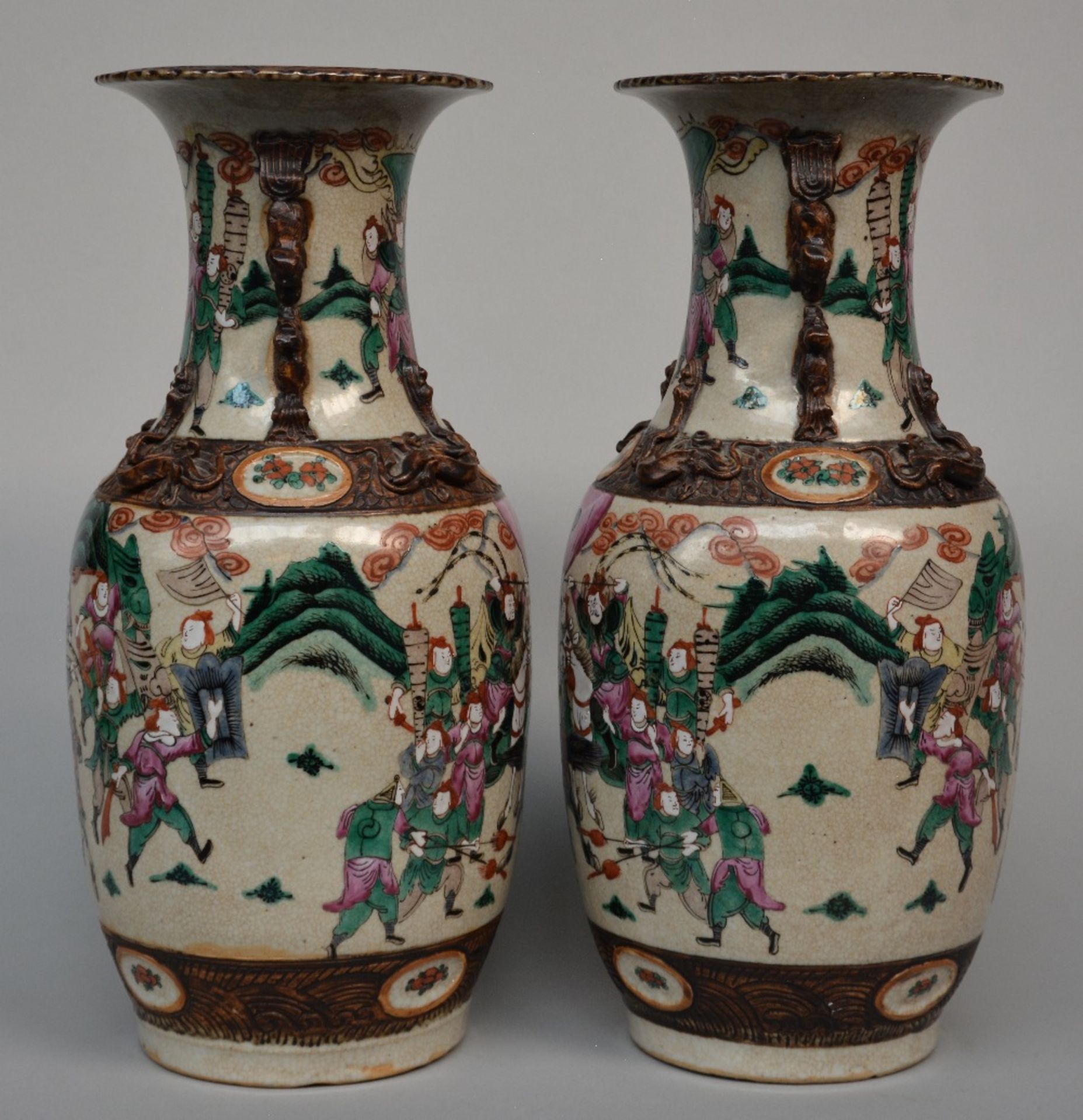 A pair of Chinese polychrome stoneware vases, decorated with a warrior scene, marked, 19thC, H 44 cm - Bild 2 aus 6