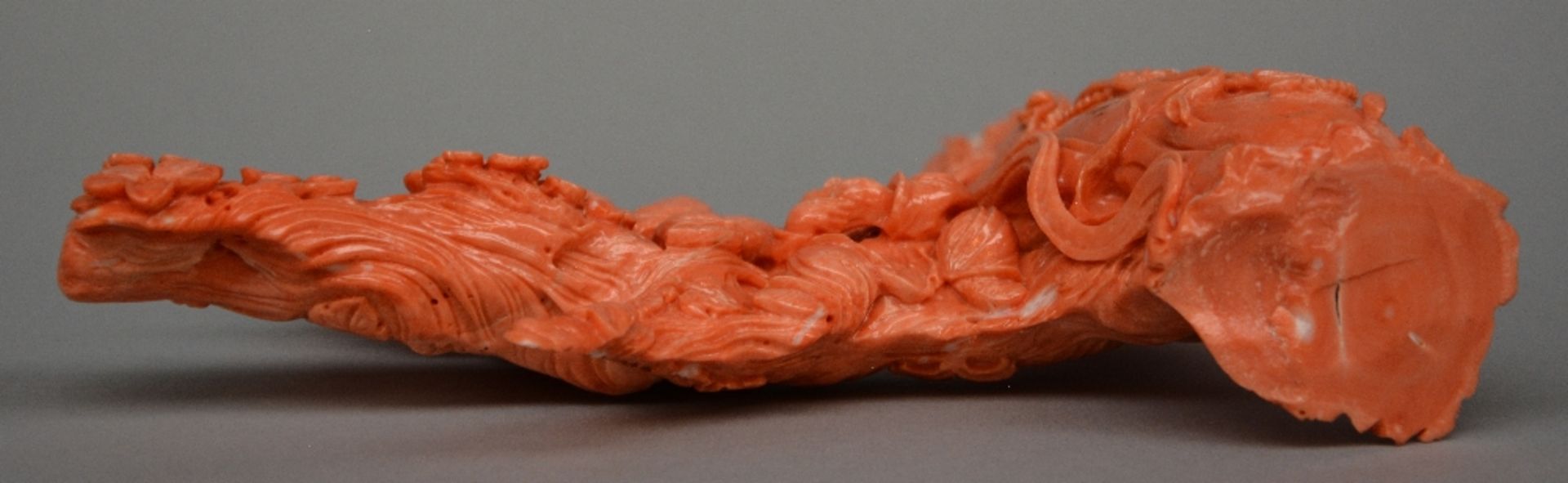 A Chinese red coral sculpture depicting a lady playing music and three children, H 18 - W 20 cm, - Bild 5 aus 5