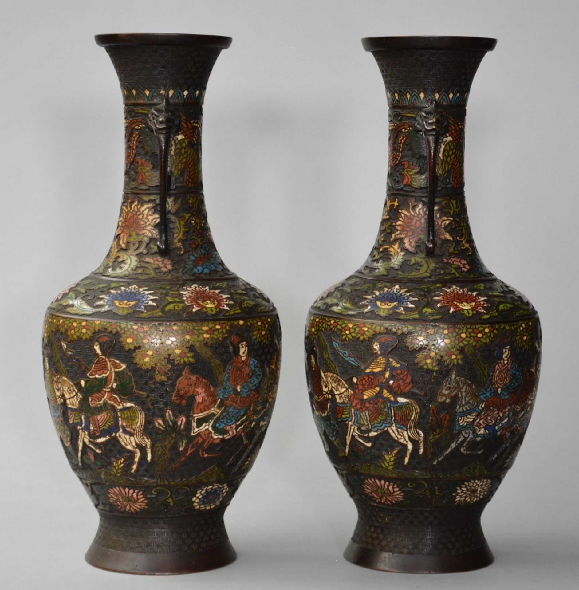 A pair of Chinese champlevé vases, decorated with horse riders and floral motifs, marked, 19thC, H - Image 4 of 9