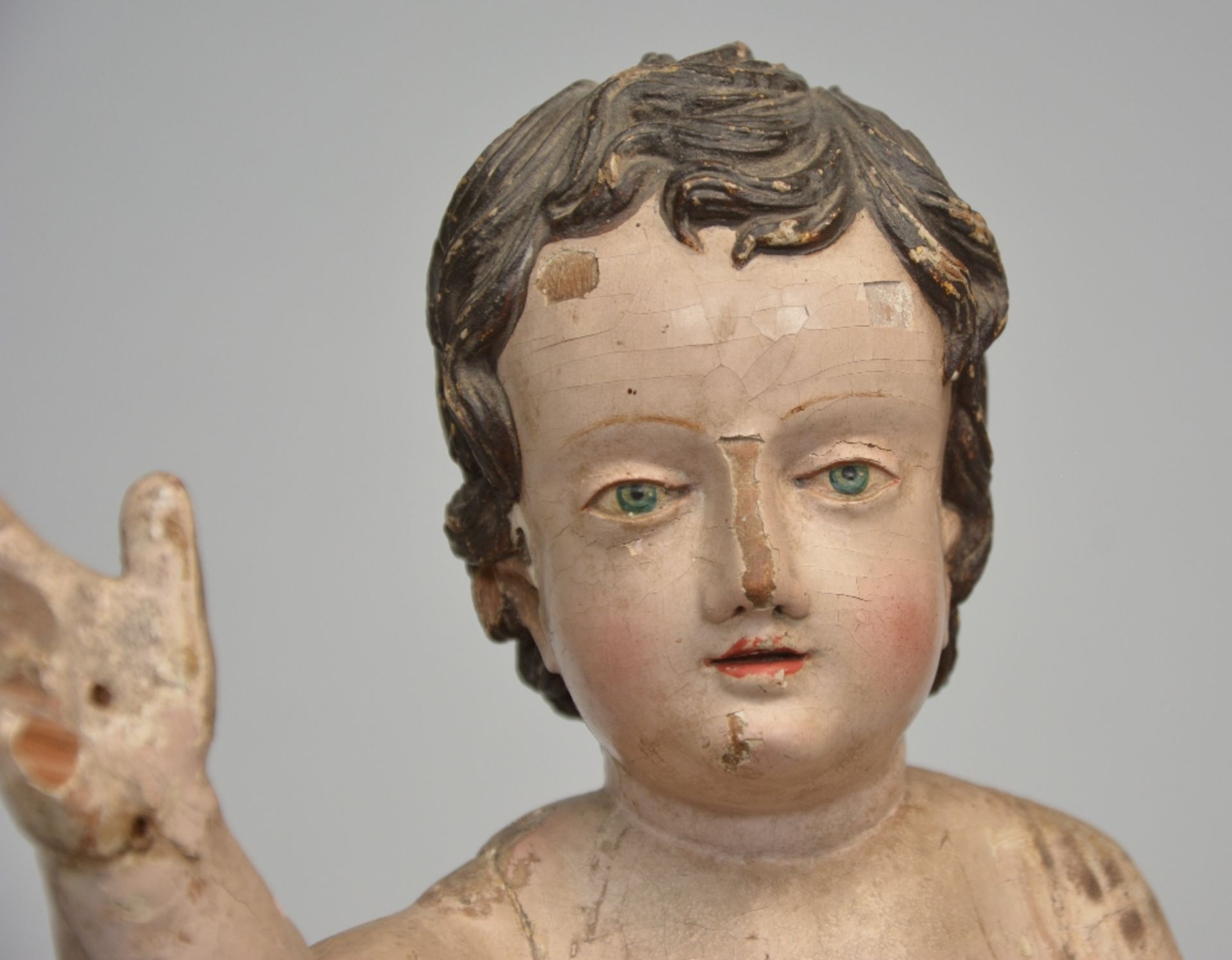 A Jesus figurine in polychromed wood, The Netherlands, early 18thC, H 40,5 cm - Bild 8 aus 9
